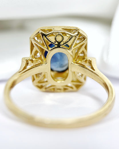 Anillo estilo art déco con zafiro de 1.50 quilates y diamantes de 1.15 quilates, 5.68 g «Serafine»