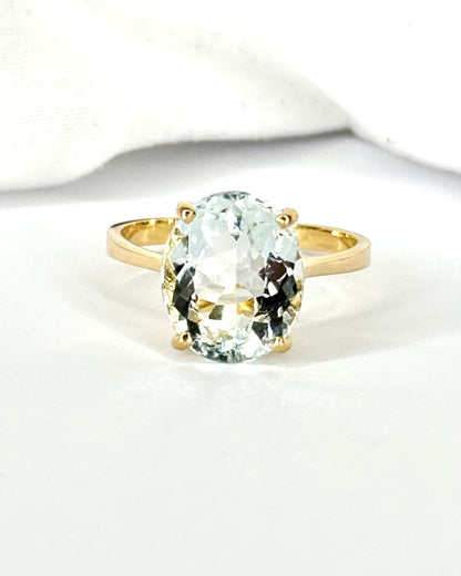 Anillo de cóctel con aguamarina de 4.70 quilates "Chrystel"