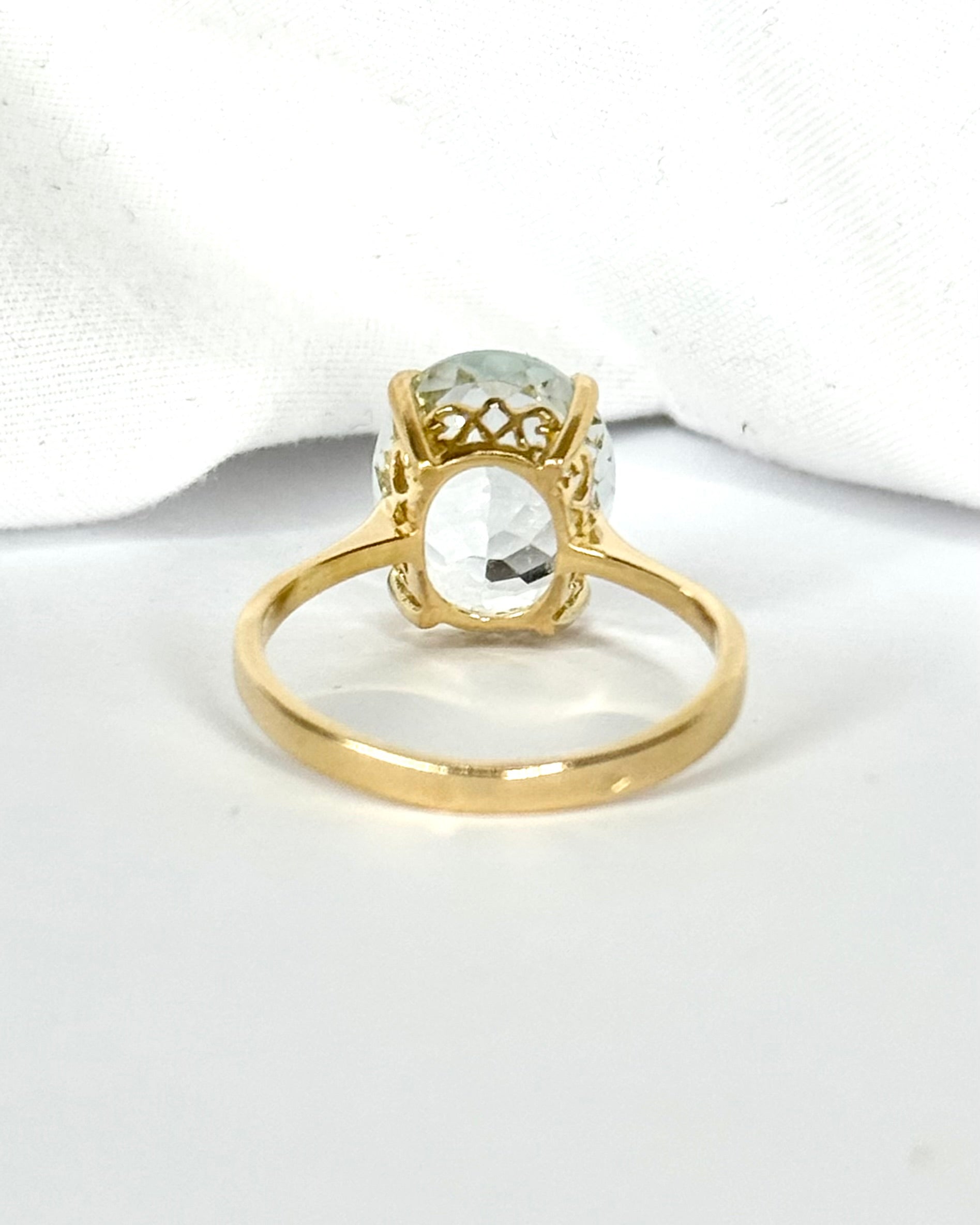 Anillo de cóctel con aguamarina de 4.70 quilates "Chrystel"