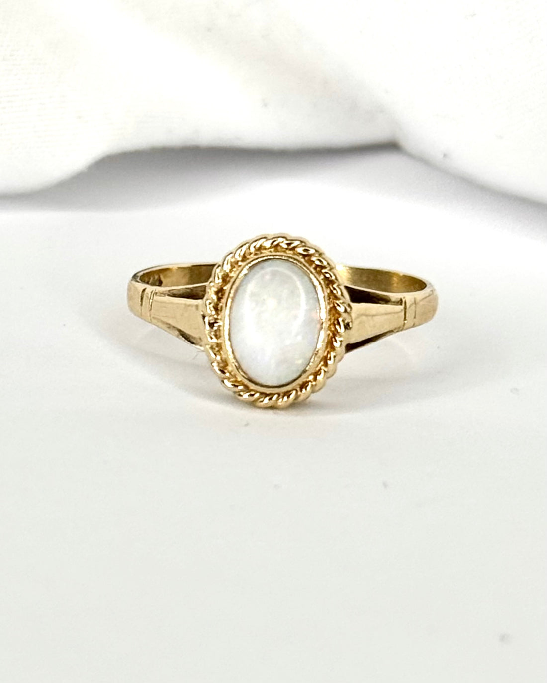 Bague Solitaire Opale 0.50 carat "Aurélia"