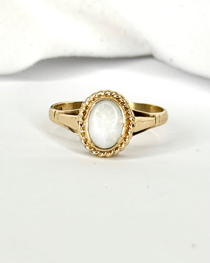 Anillo solitario de ópalo 0,50 quilates "Aurélia"