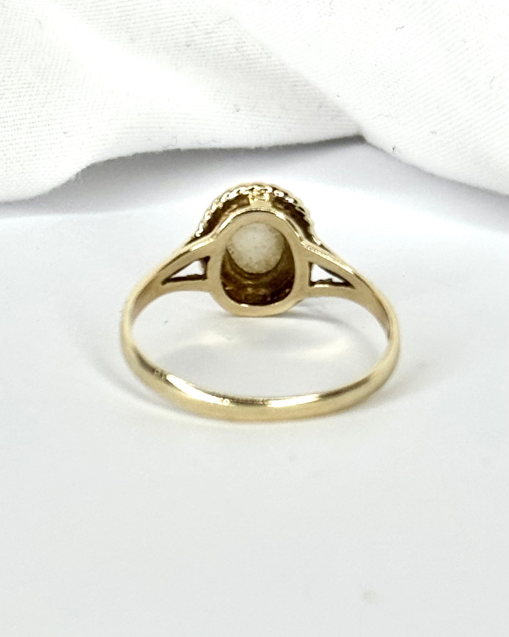 Anillo solitario de ópalo 0,50 quilates "Aurélia"