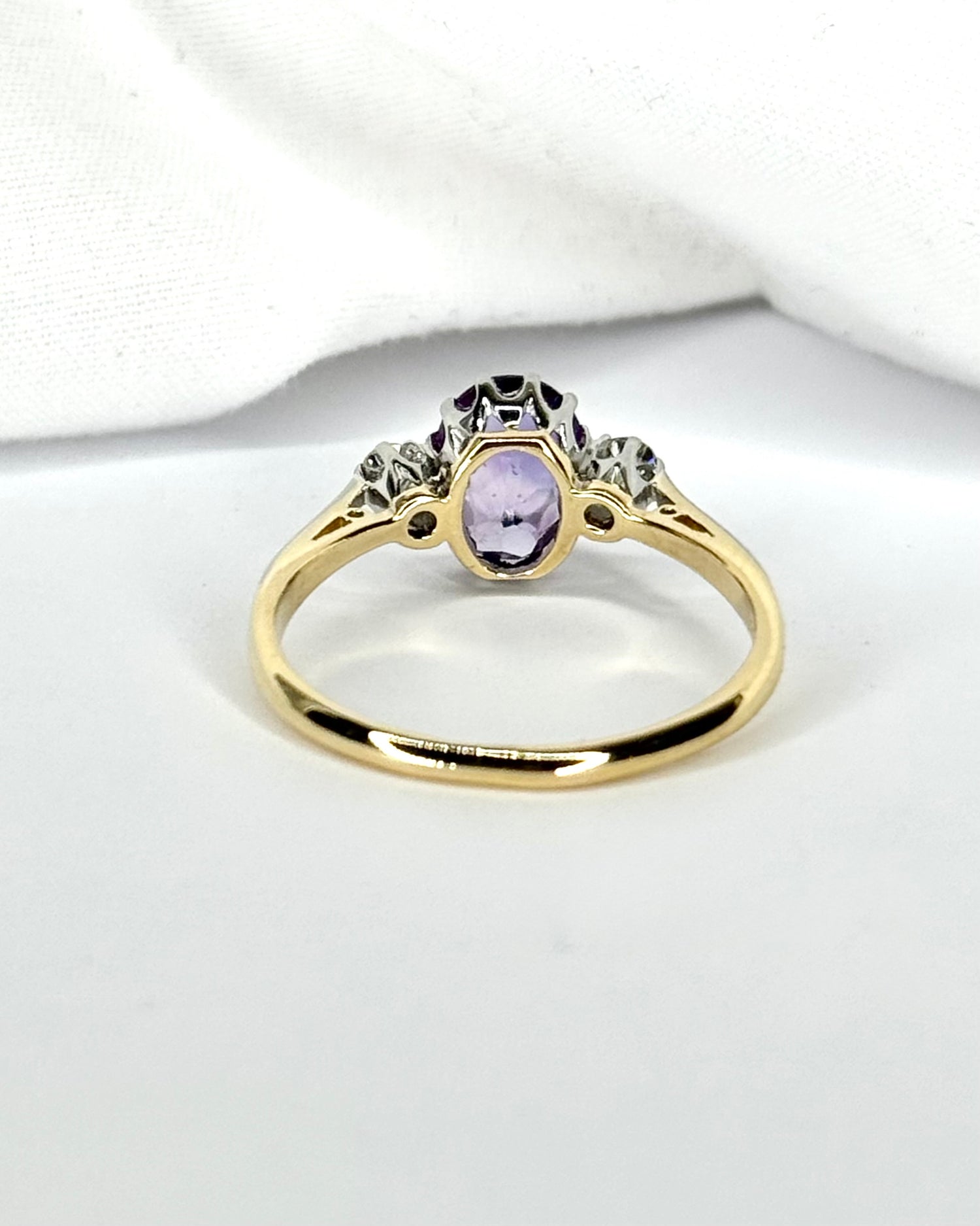 Bague Trilogie Améthyste 0.90 carat &amp; Diamants "Gabriella"