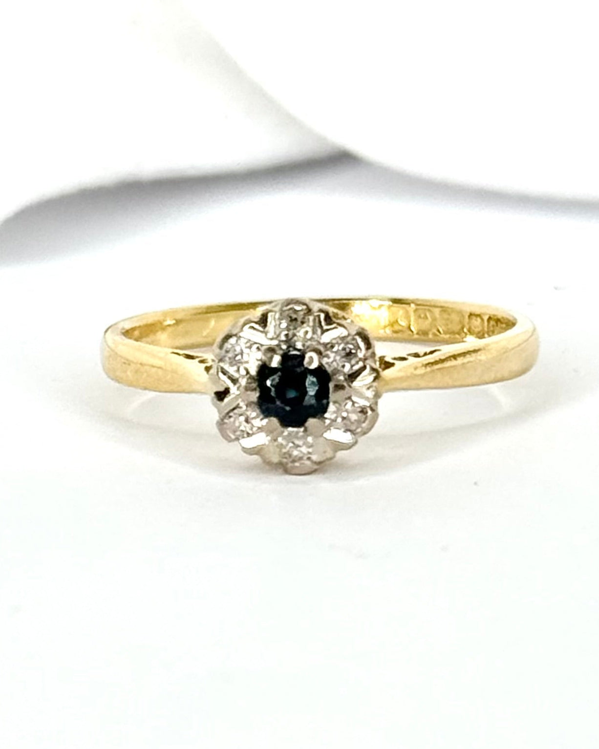 Anillo Marguerite Zafiro y Diamantes "Caly"