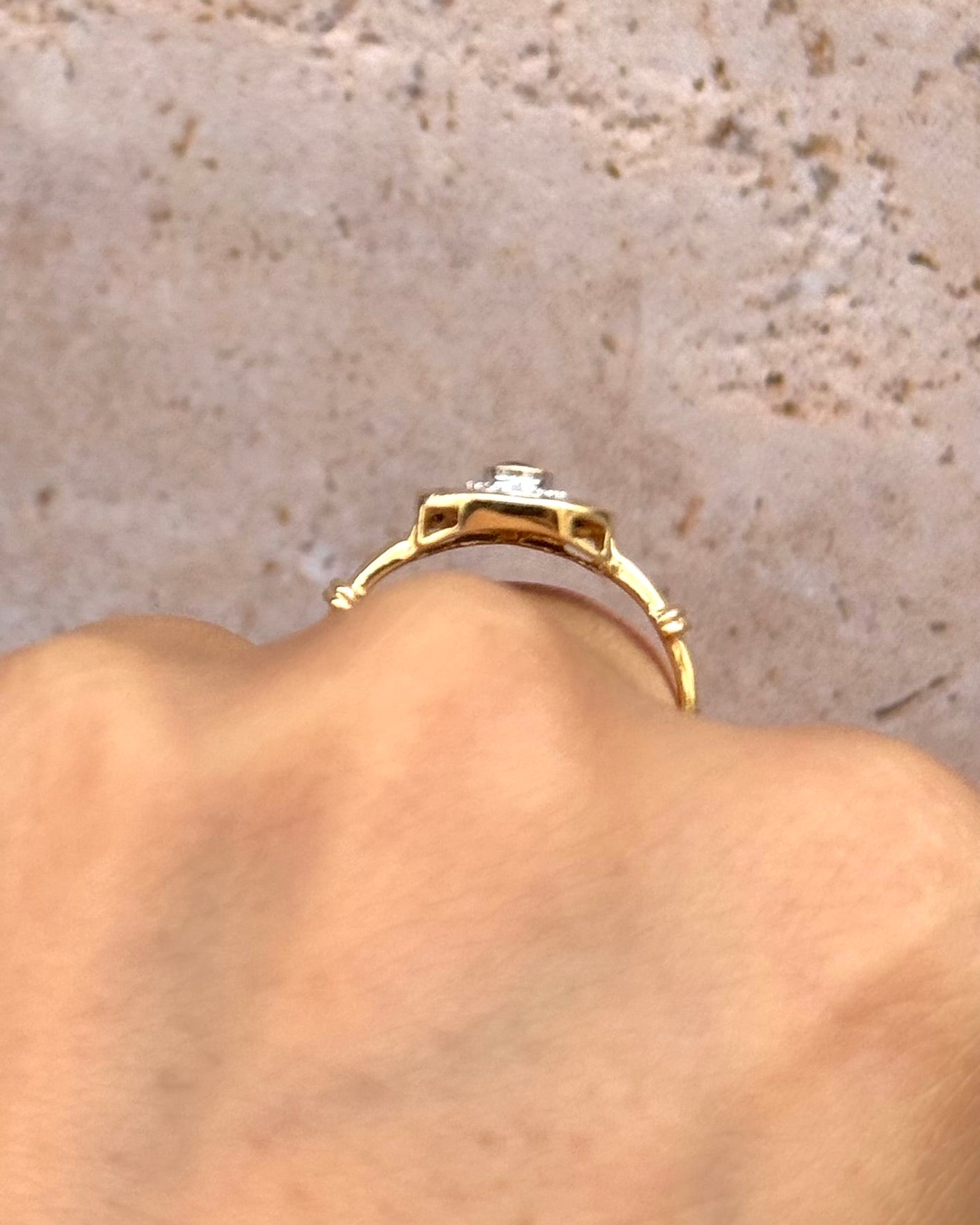 Anillo estilo Art Déco con zafiros de 0,56 quilates y diamantes "Doris"