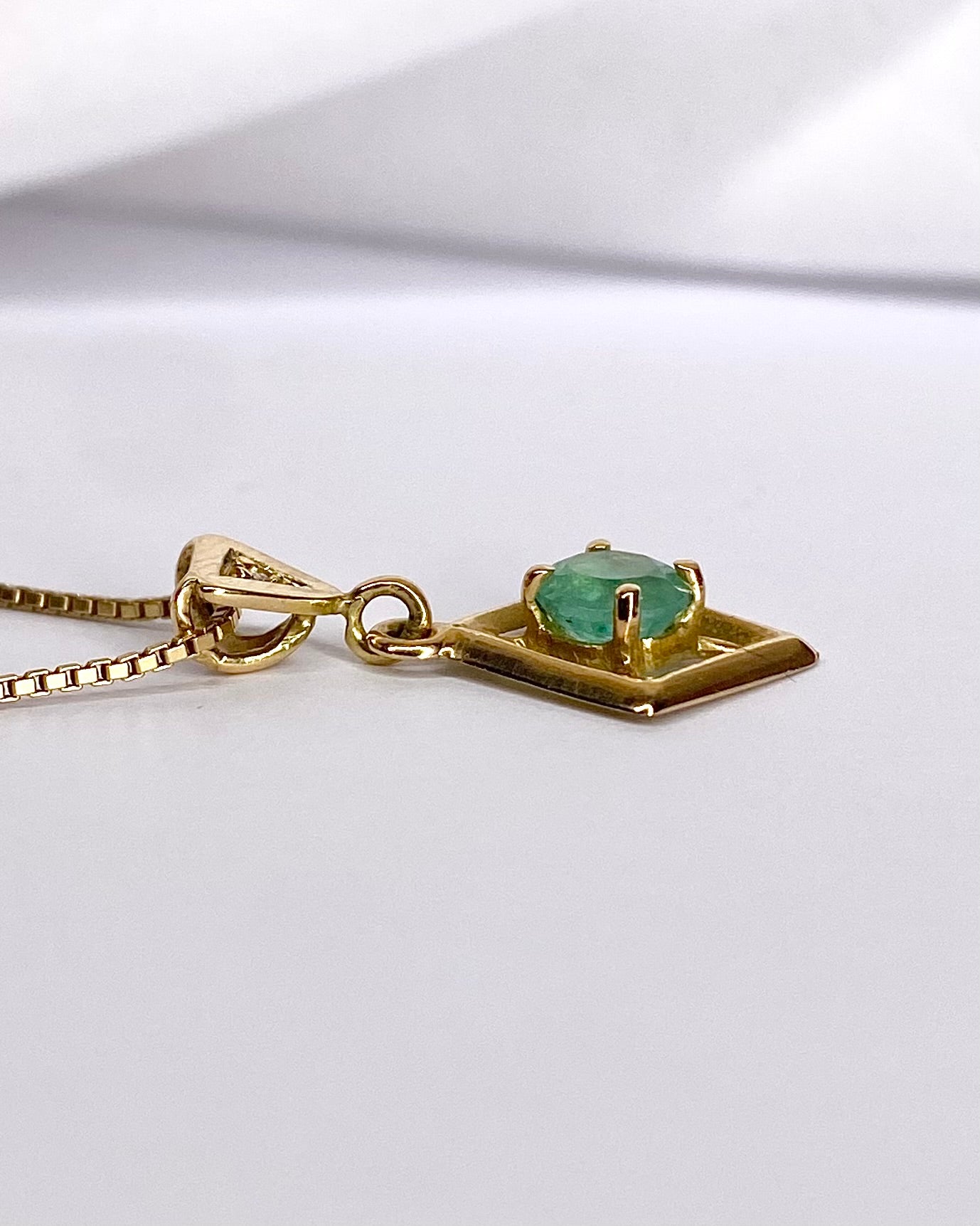 Pendentif Émeraude 0.45 carat &amp; Diamant "Isabella"