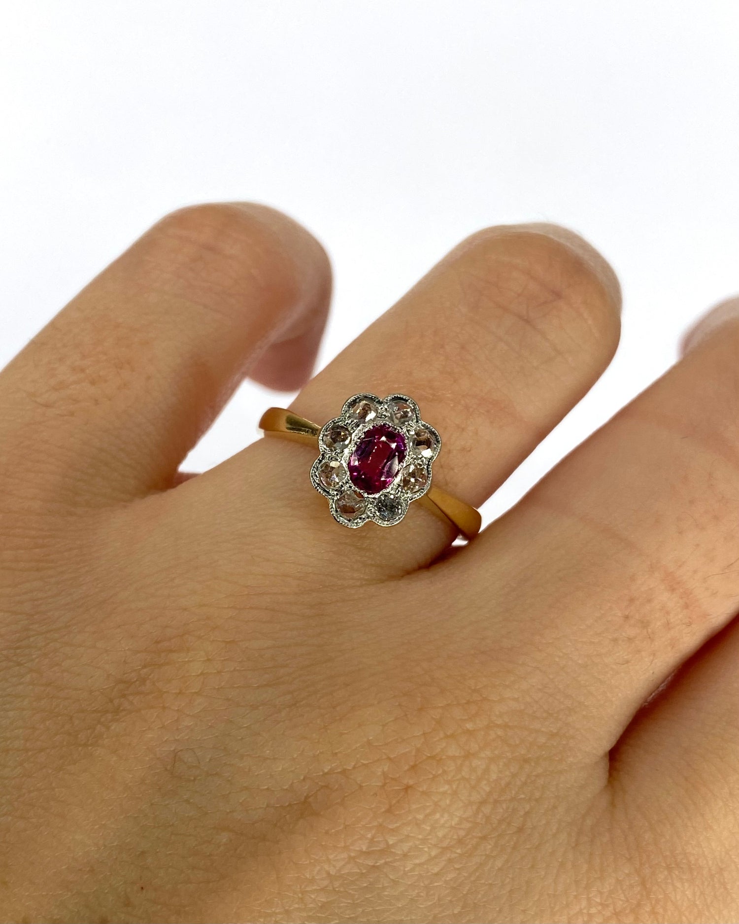 Bague Marguerite Art Déco Saphir Rose 0.40 carat &amp; Diamants "Naia"