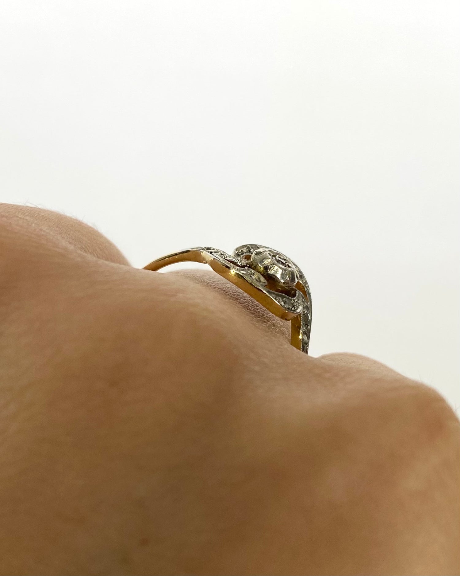 Bague Tourbillon Style Art Nouveau Diamants "Lola"