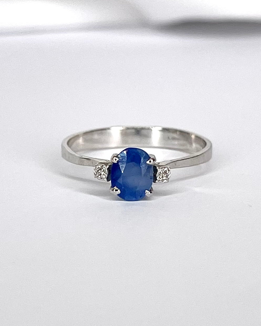Trilogy Ring Sapphire 0.90 Carat &amp; Diamonds "Alba"