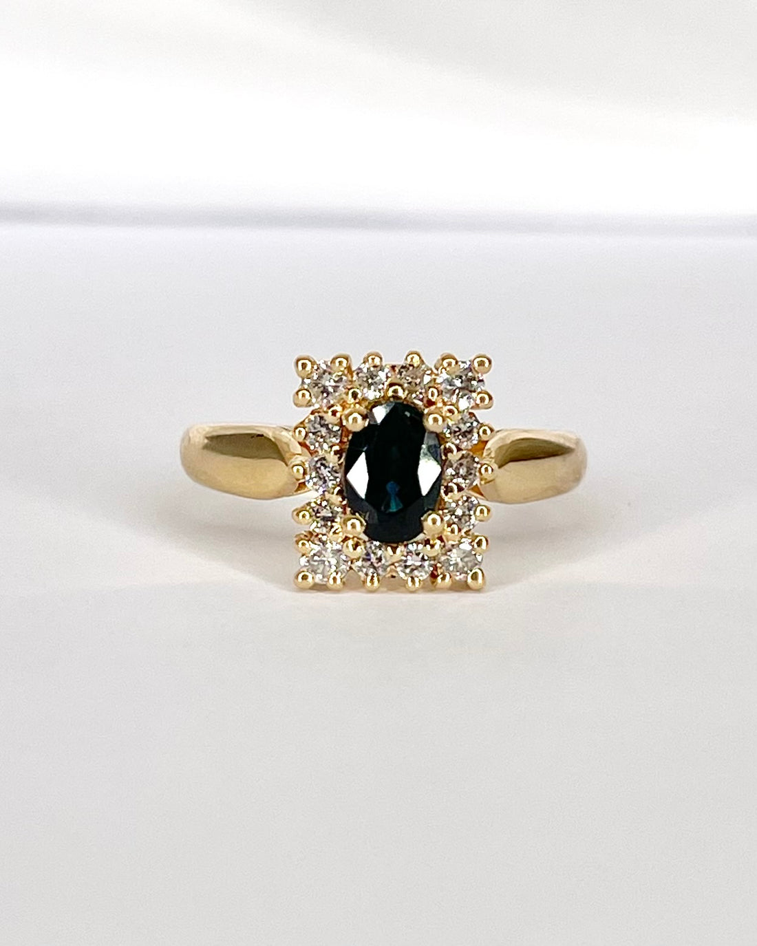 Bague Marguerite Saphir 0.68 carat &amp; Diamants 0.32 carat "Aryna"