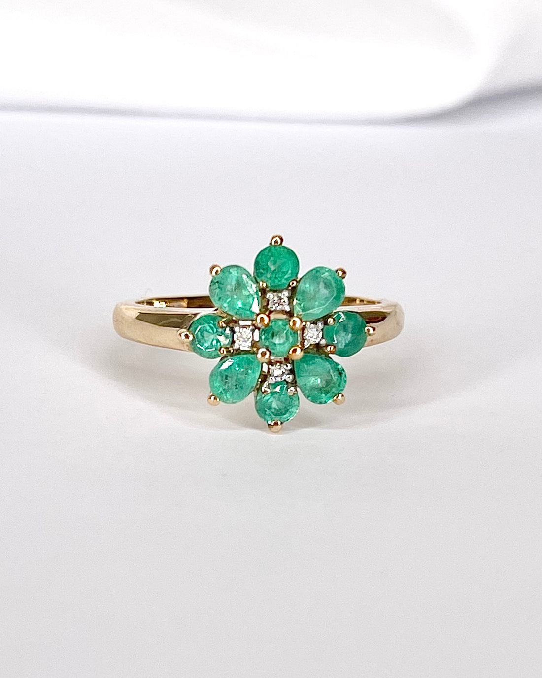 Bague Marguerite Émeraudes 0.98 carat &amp; Diamants "Andréa"