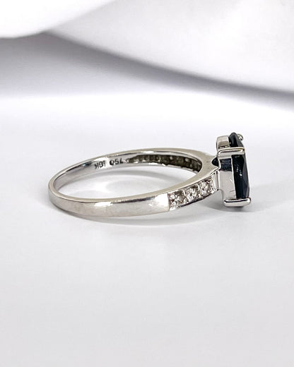 Solitaire Sapphire Ring 2.10 Carats &amp; 6 Diamonds "Olivia"