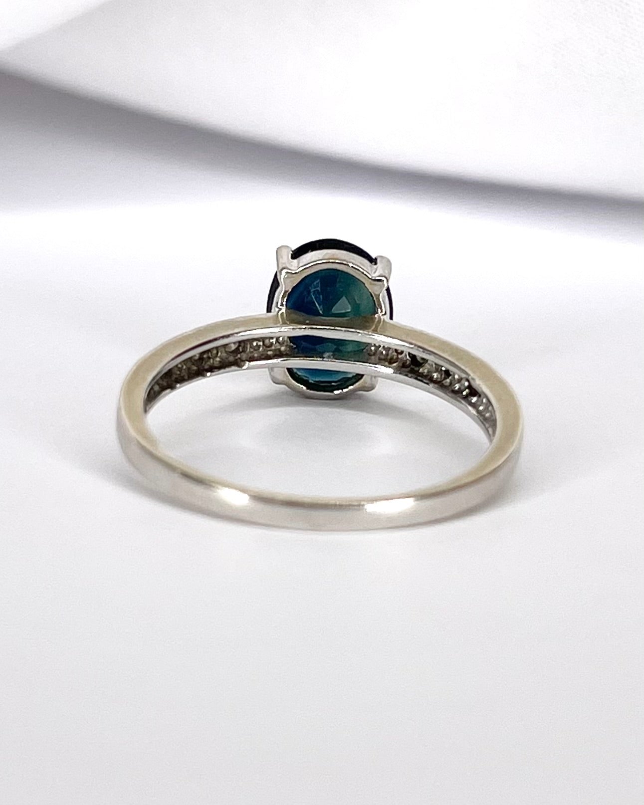 Bague Solitaire Saphir 1.70 carat &amp; Diamants 0.48 carat "Clothilde"