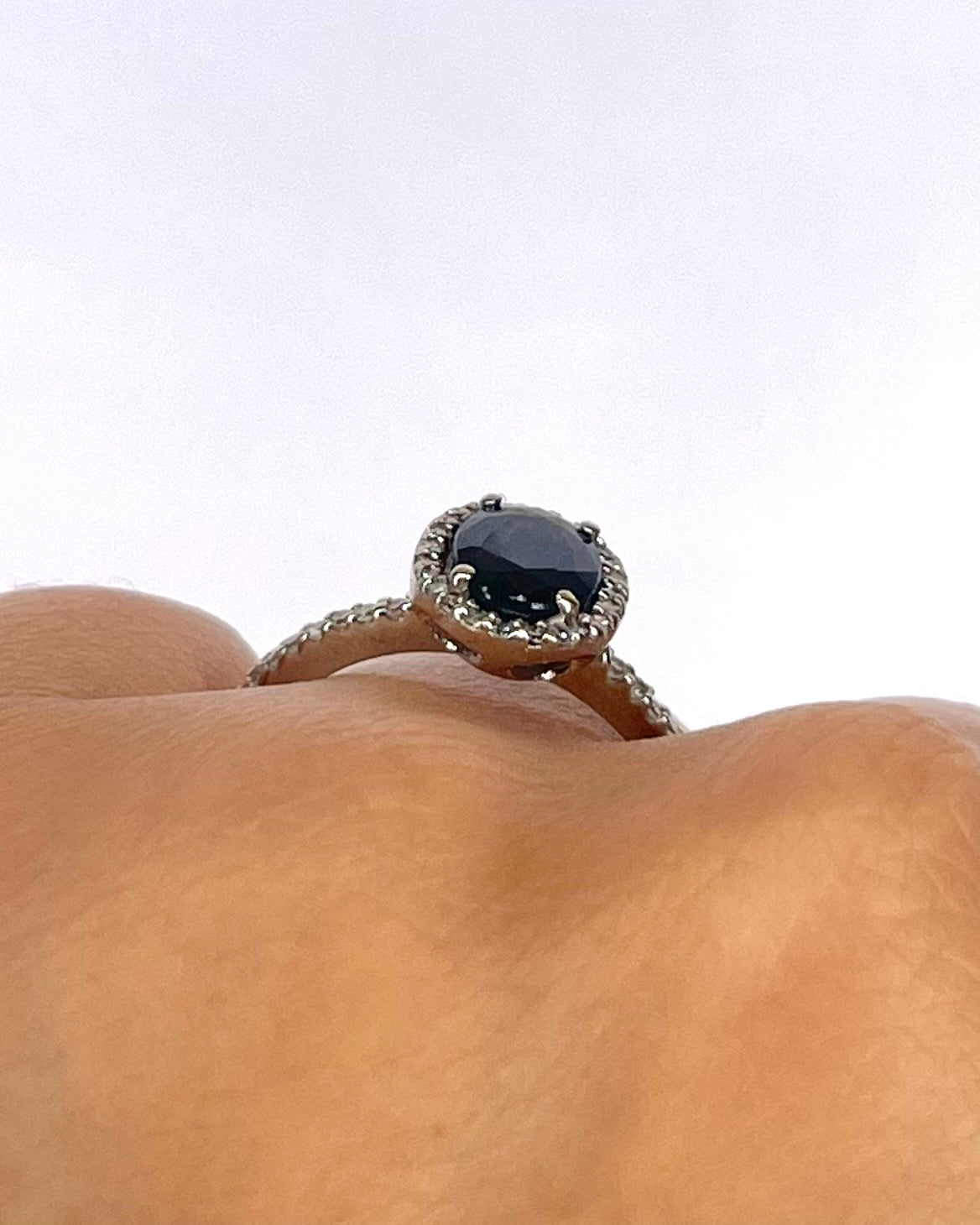 Bague Solitaire Saphir 1.70 carat &amp; Diamants 0.48 carat "Clothilde"