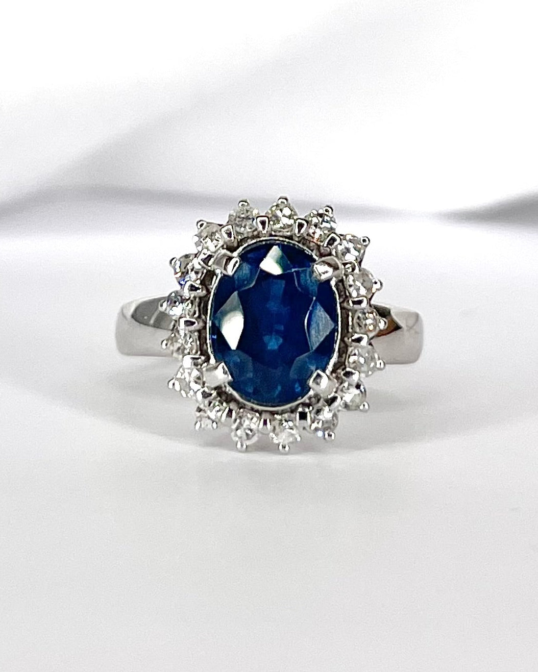 Bague Marguerite Saphir 3.20 carats &amp; Diamants 0.34 carat "Mélanie"