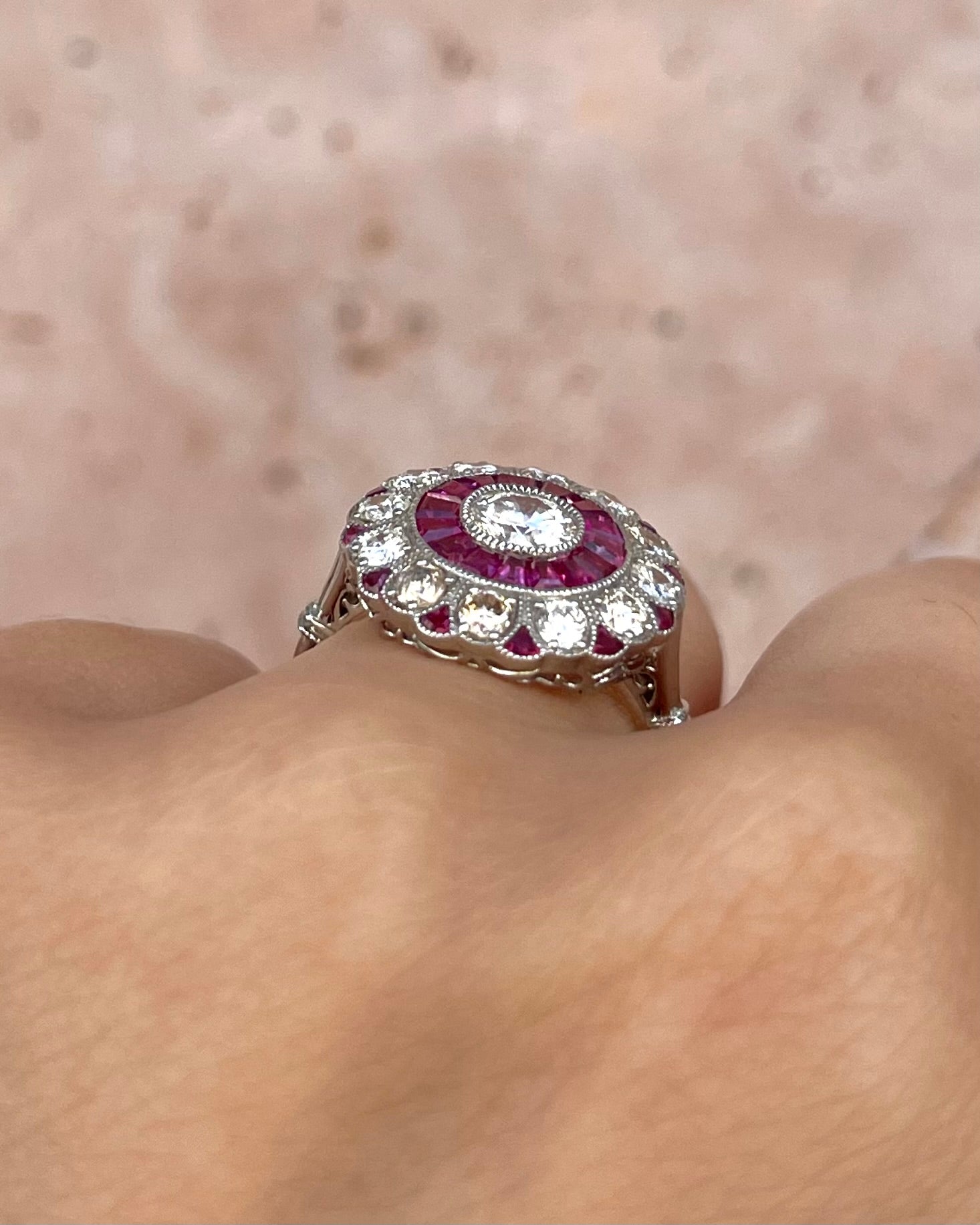 Bague Style Art-Déco Rubis 0.57 carat &amp; Diamants 1.09 carat "Fabienne"