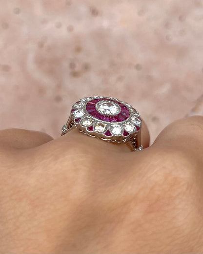 Bague Style Art-Déco Rubis 0.57 carat &amp; Diamants 1.09 carat "Fabienne"