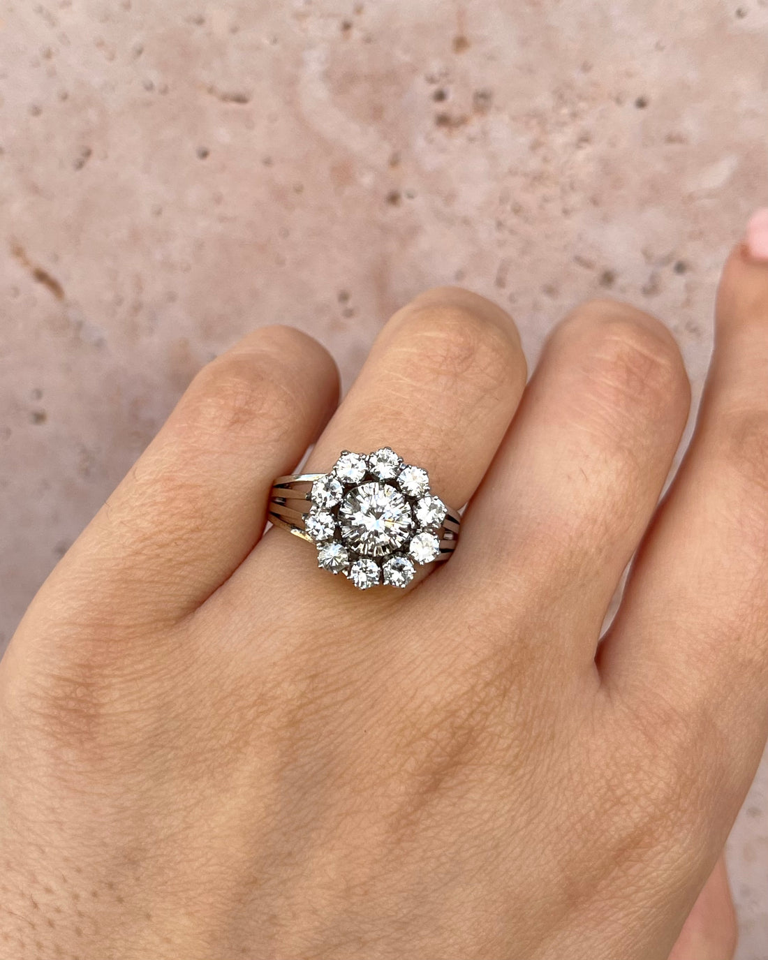 Bague Marguerite Diamants 1.12 carat &amp; Or 6,94g "Elodie"