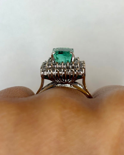 Bague Marguerite Émeraude 2.80 carats &amp; Diamants 0.80 carat &quot;Sixtine&quot;