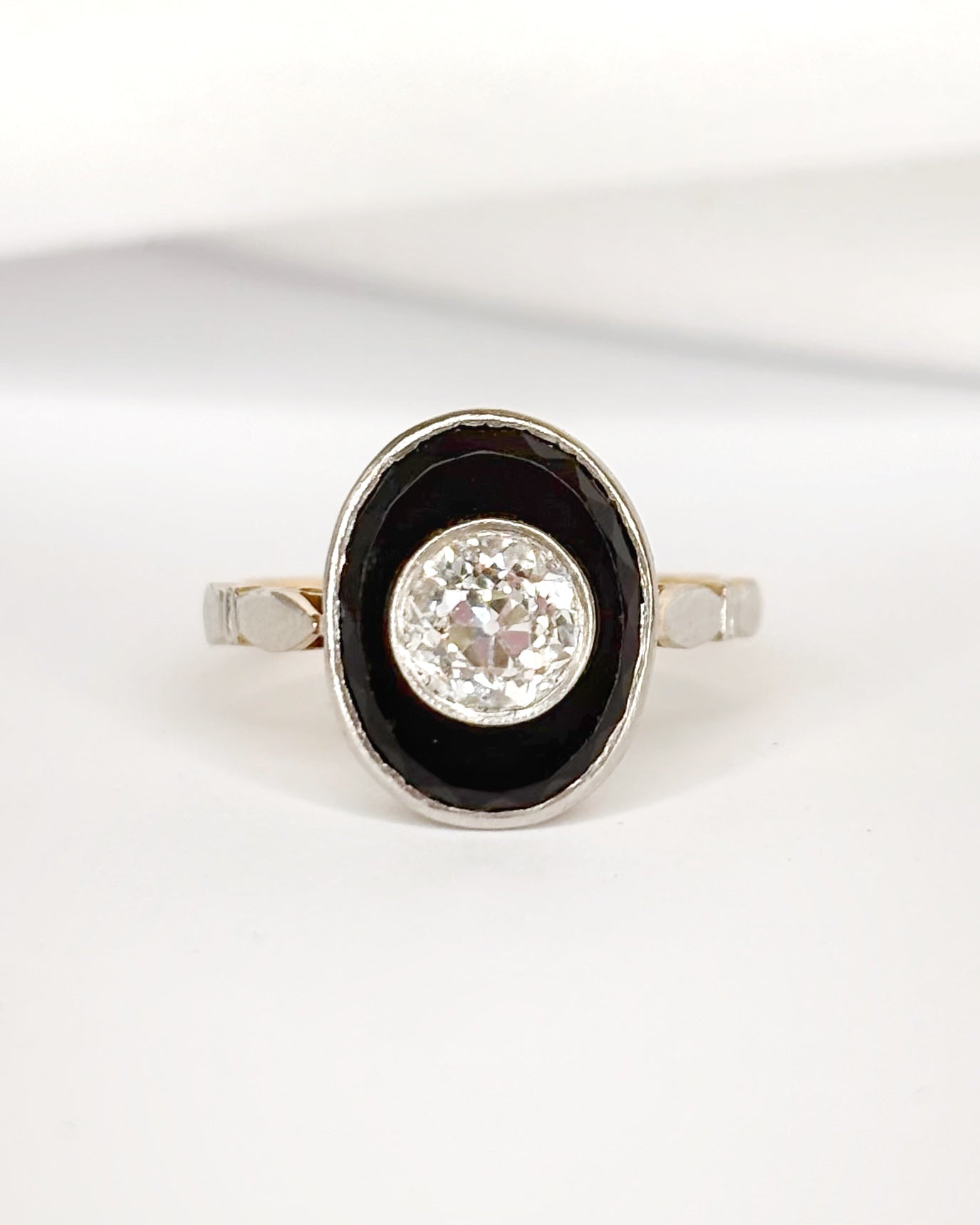 Bague Solitaire Onyx &amp; Diamant 0.65 carat "Annabelle"