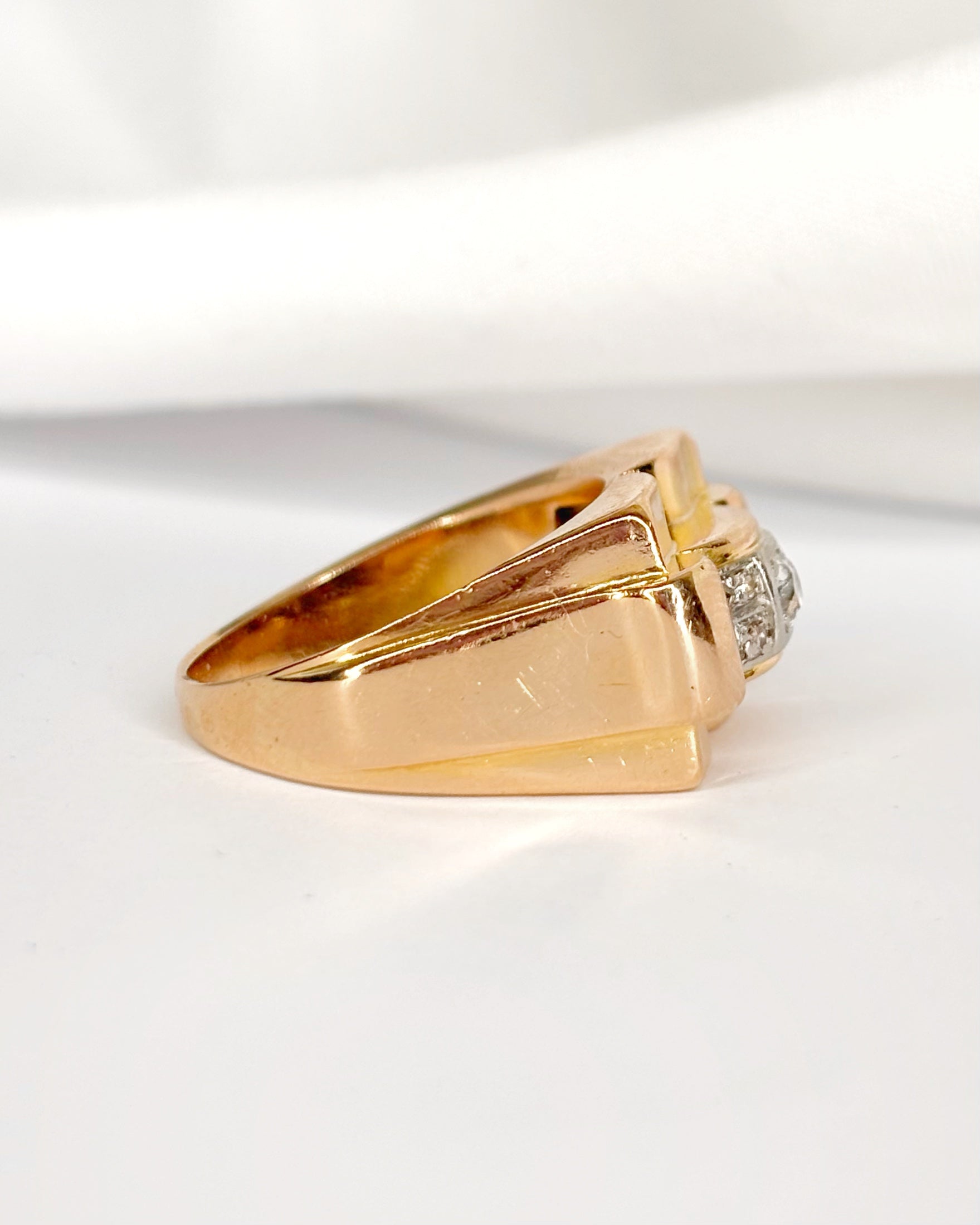Anillo Tank Diamantes 0,20 quilates, Platino y Oro Amarillo 18 quilates 6g "Claudine"