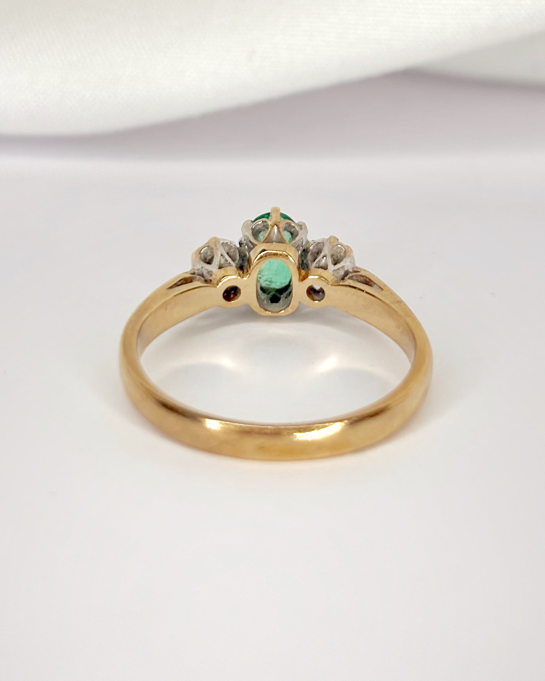 Bague Trilogie Émeraude 0.30 carat &amp; Diamants "Suzanne"