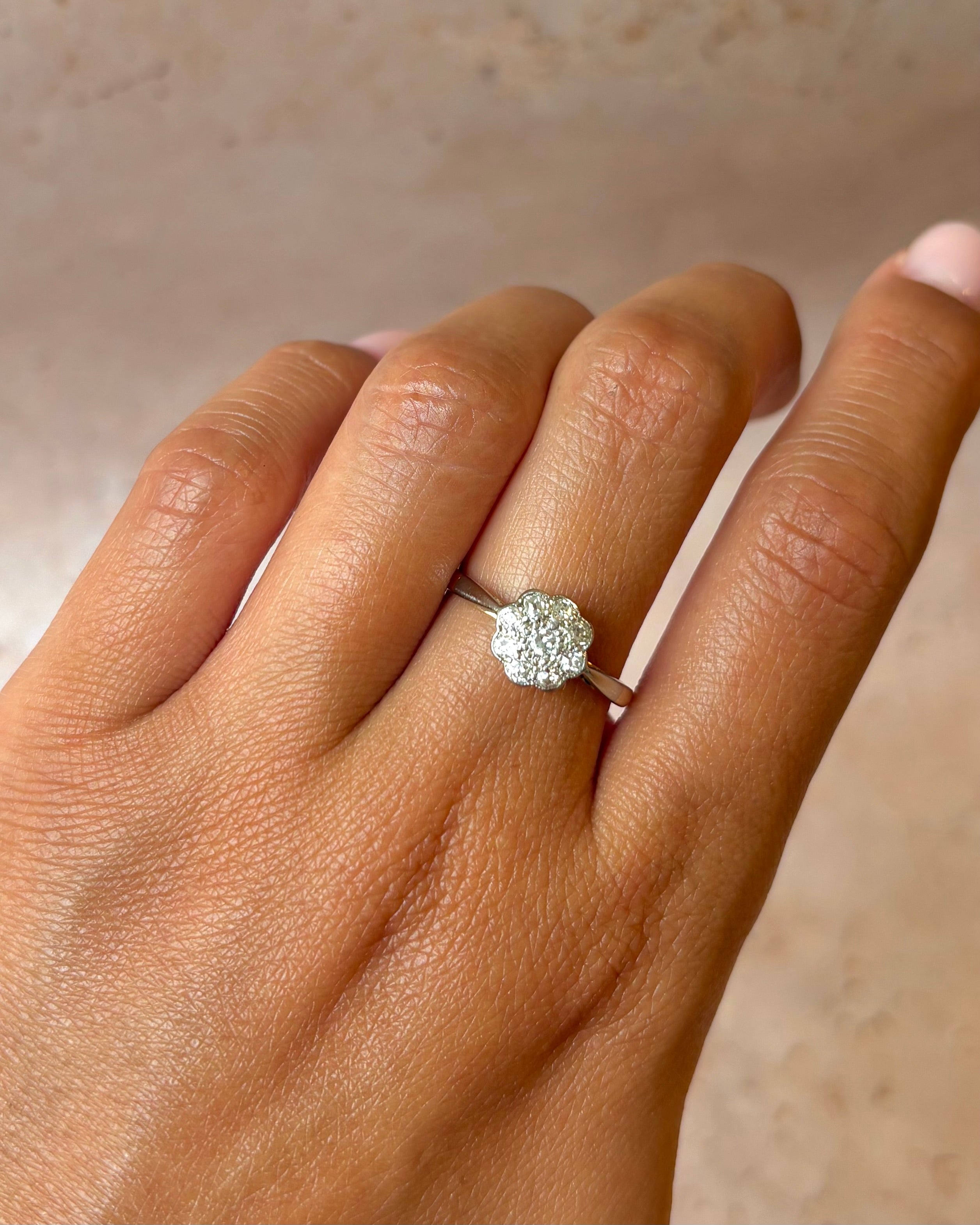 Bague Marguerite Art-Déco Diamants 0.28 carat "Selena"
