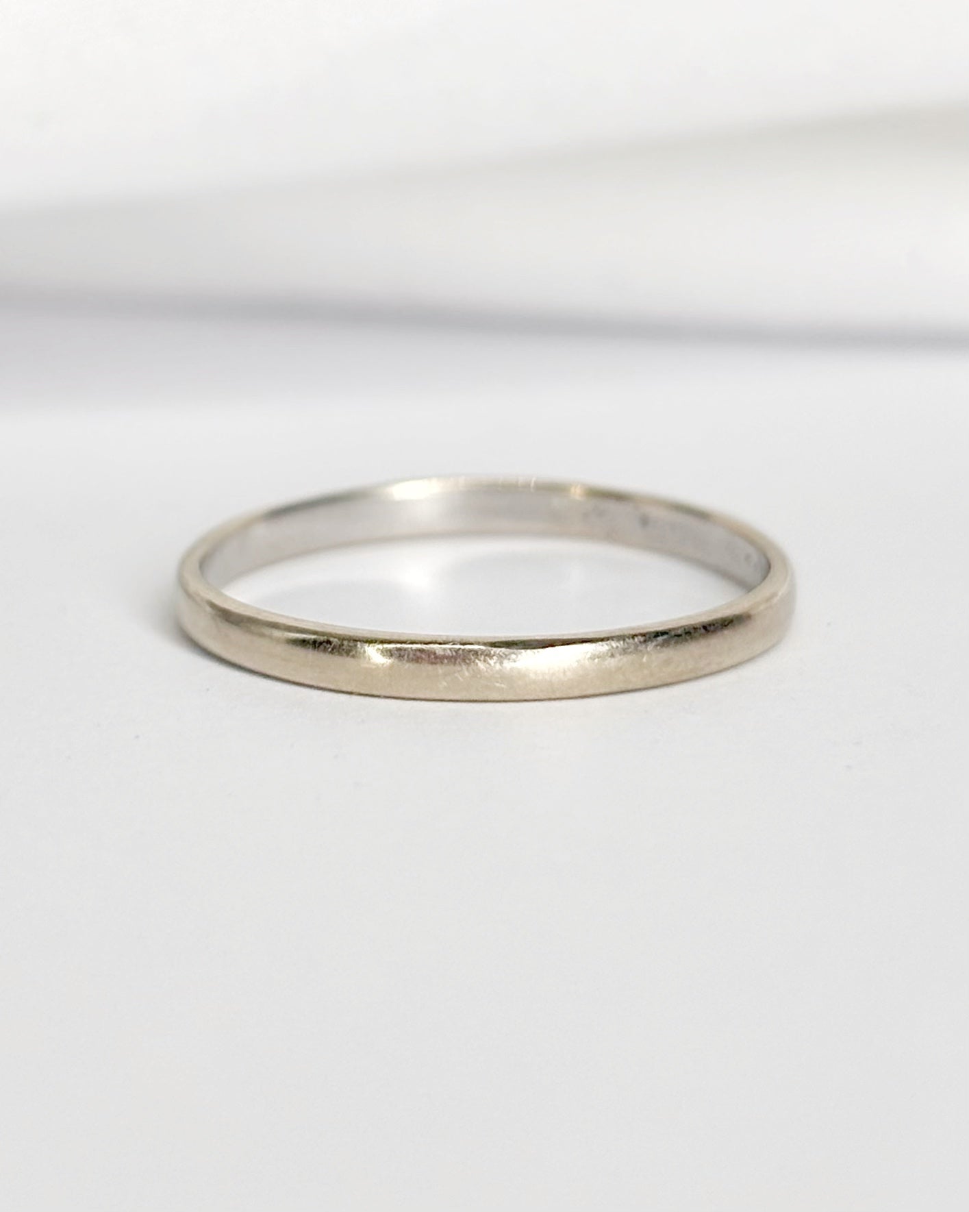 Alliance Or Gris 18 carats 2mm "Tina"