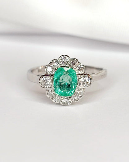 Bague Marguerite Style Art-Déco Émeraude 0.66 carat &amp; 12 Diamants "Laurina"