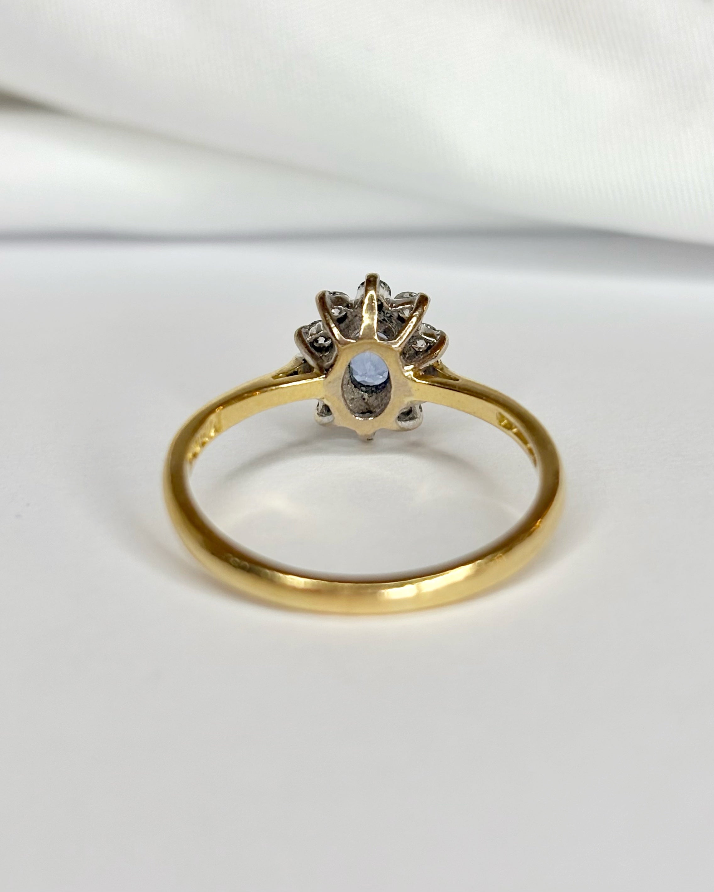 Bague Marguerite Saphir 0.50 carat &amp; 10 Diamants "Sandy"