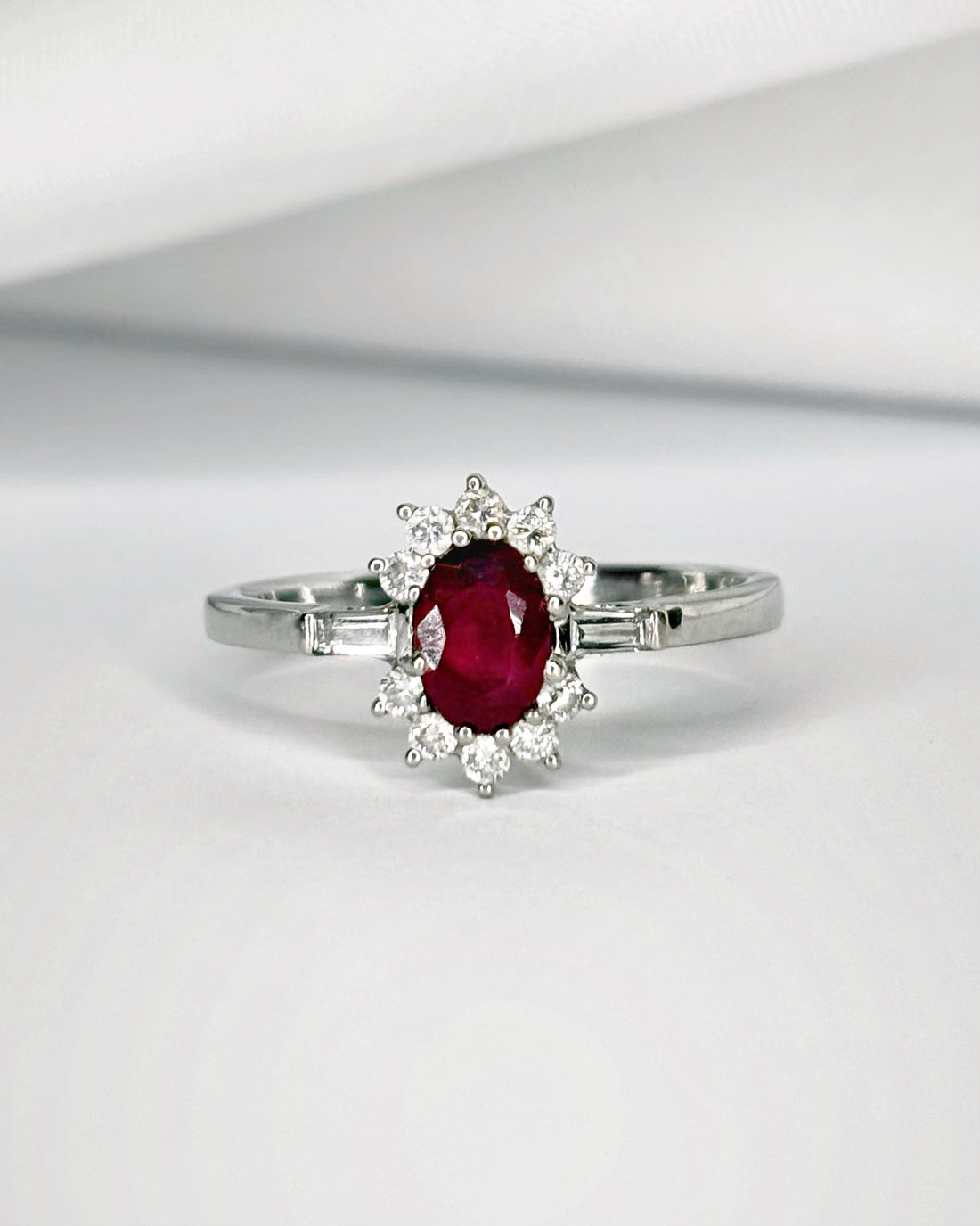 Bague Marguerite Rubis 0.62 carat &amp; 12 Diamants "Nour"