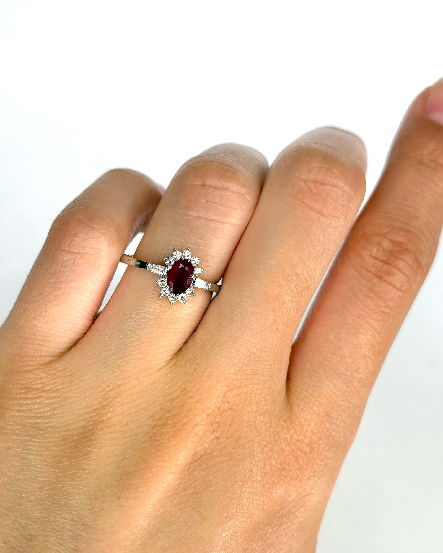 Bague Marguerite Rubis 0.62 carat &amp; 12 Diamants "Nour"