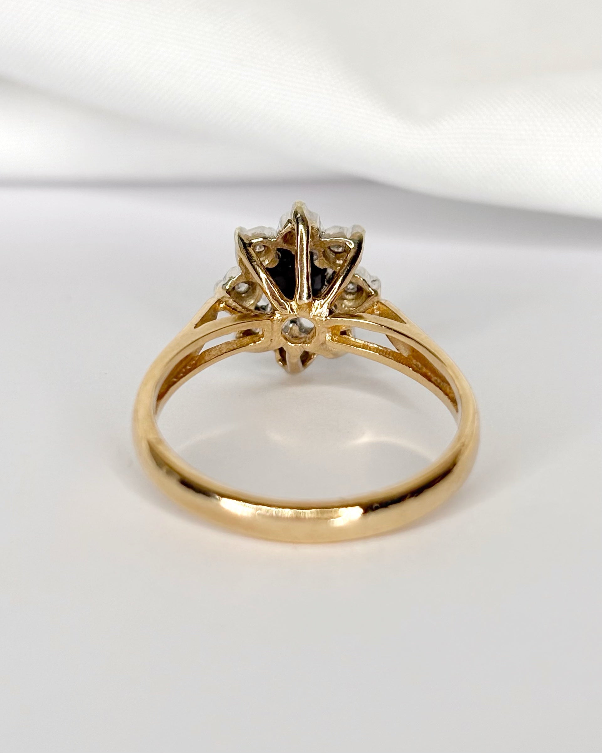 Bague Marguerite Saphir 0.51 carat &amp; Diamants "Dalida"