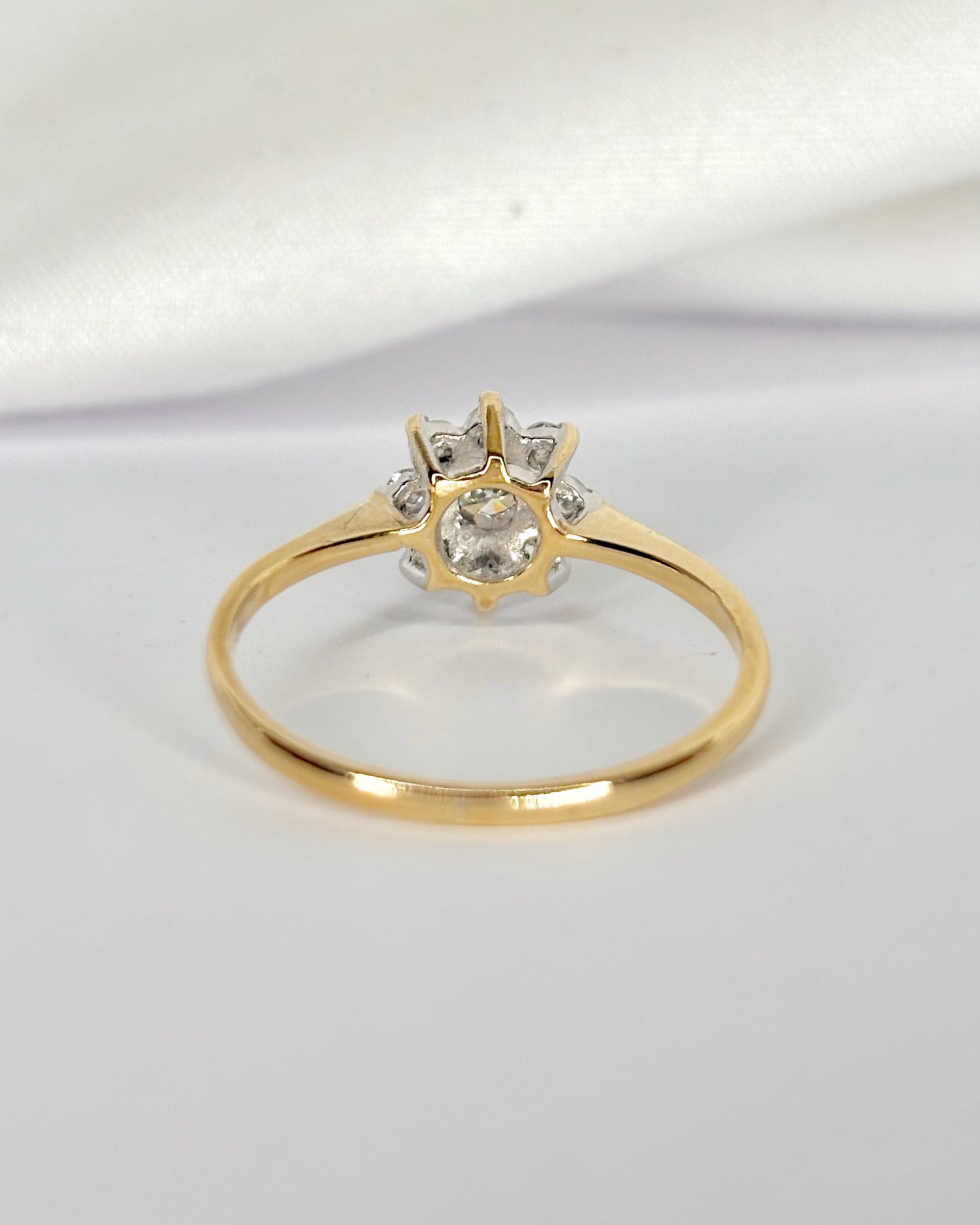 Bague Marguerite Diamants 0.34 carat "Pia"