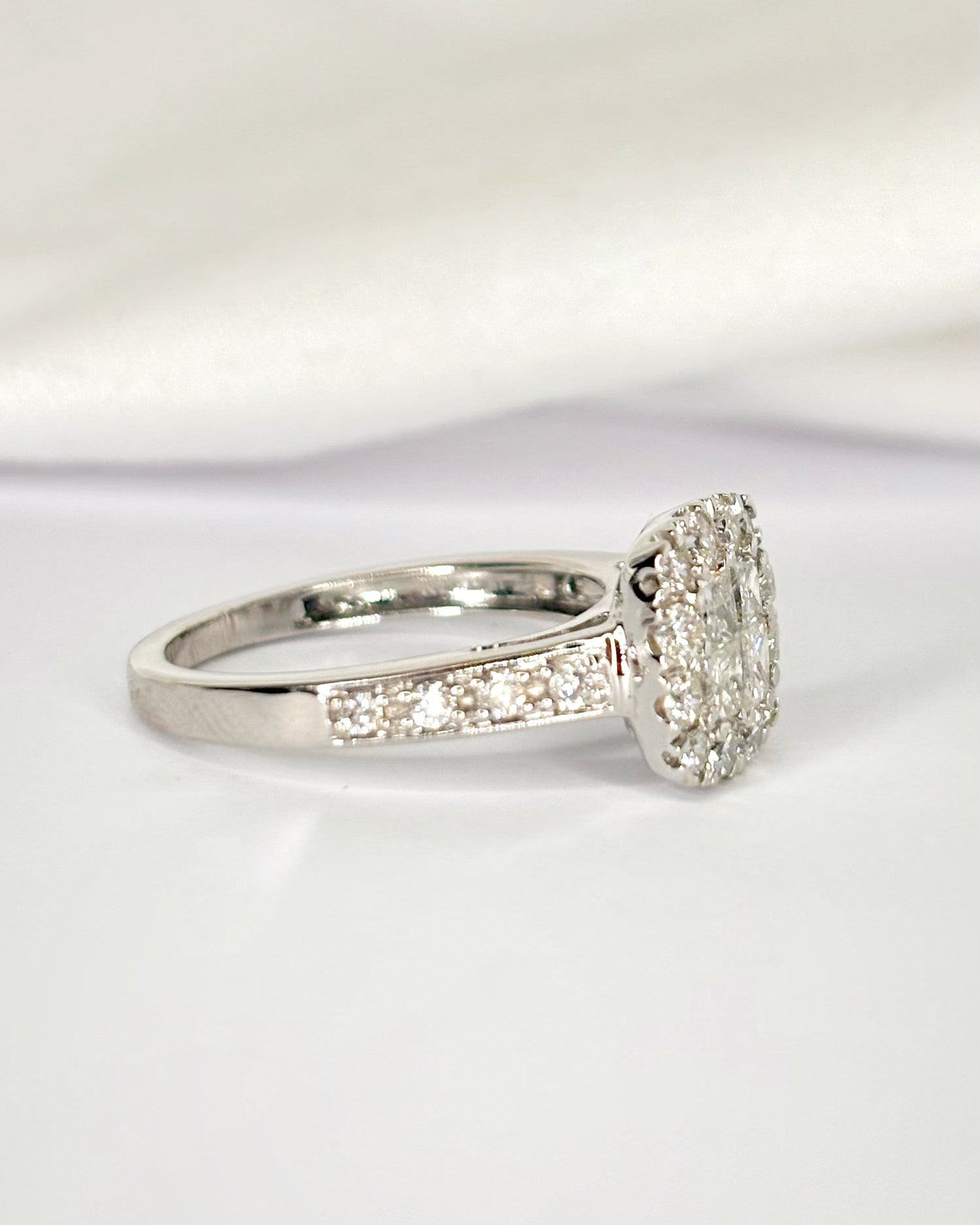 Anillo estilo Art Déco con diamantes de 0,85 quilates "Sonia"