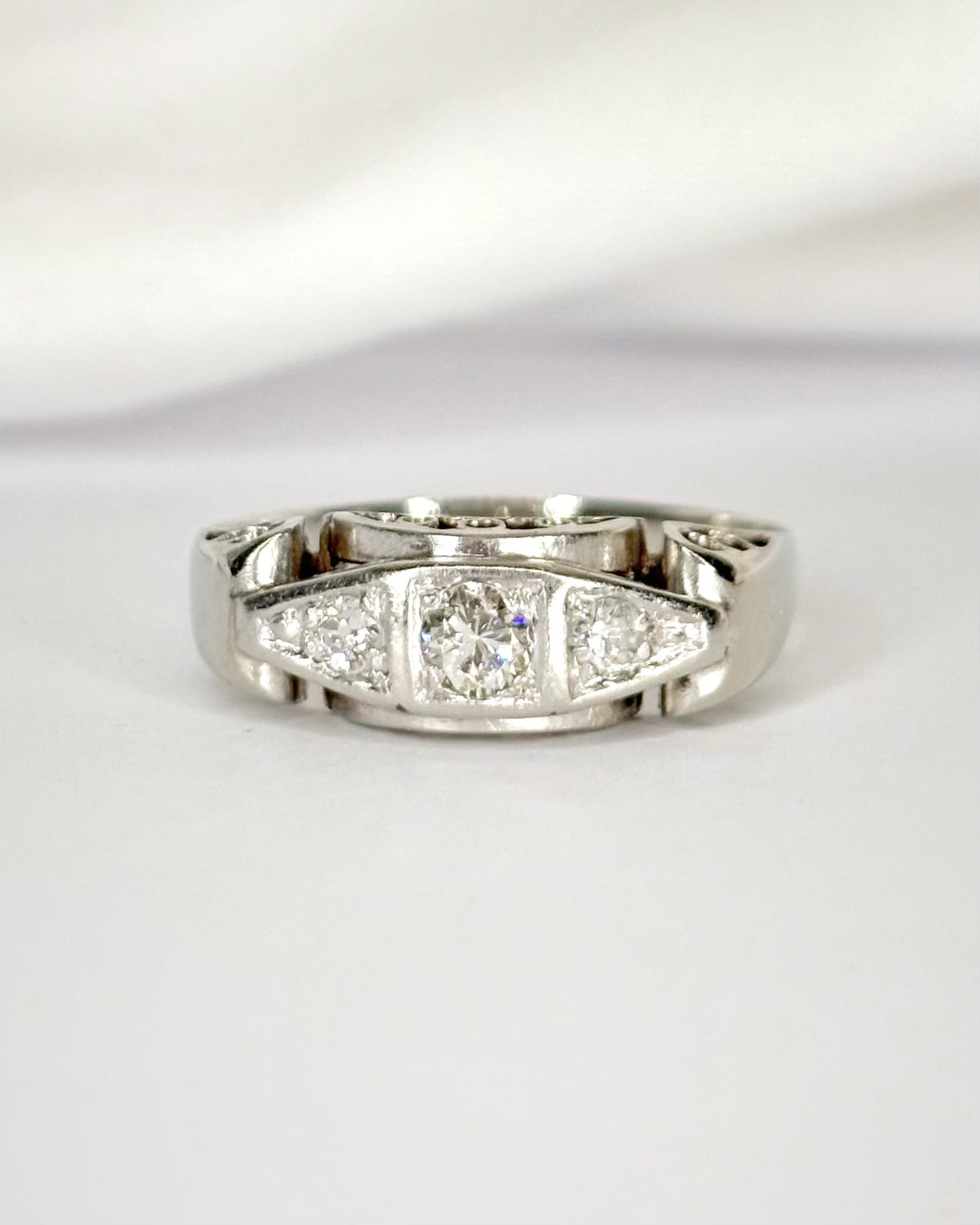 Anillo solitario de turmalina