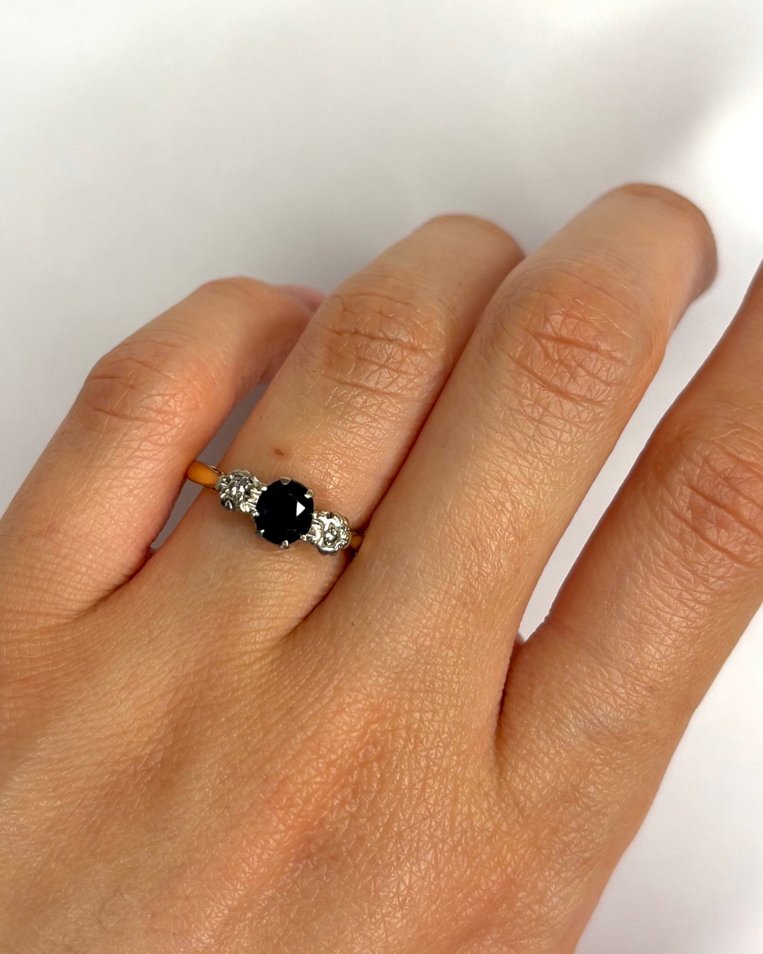 Bague Trilogie Saphir 0.80 carat &amp; Diamants "Clarence"