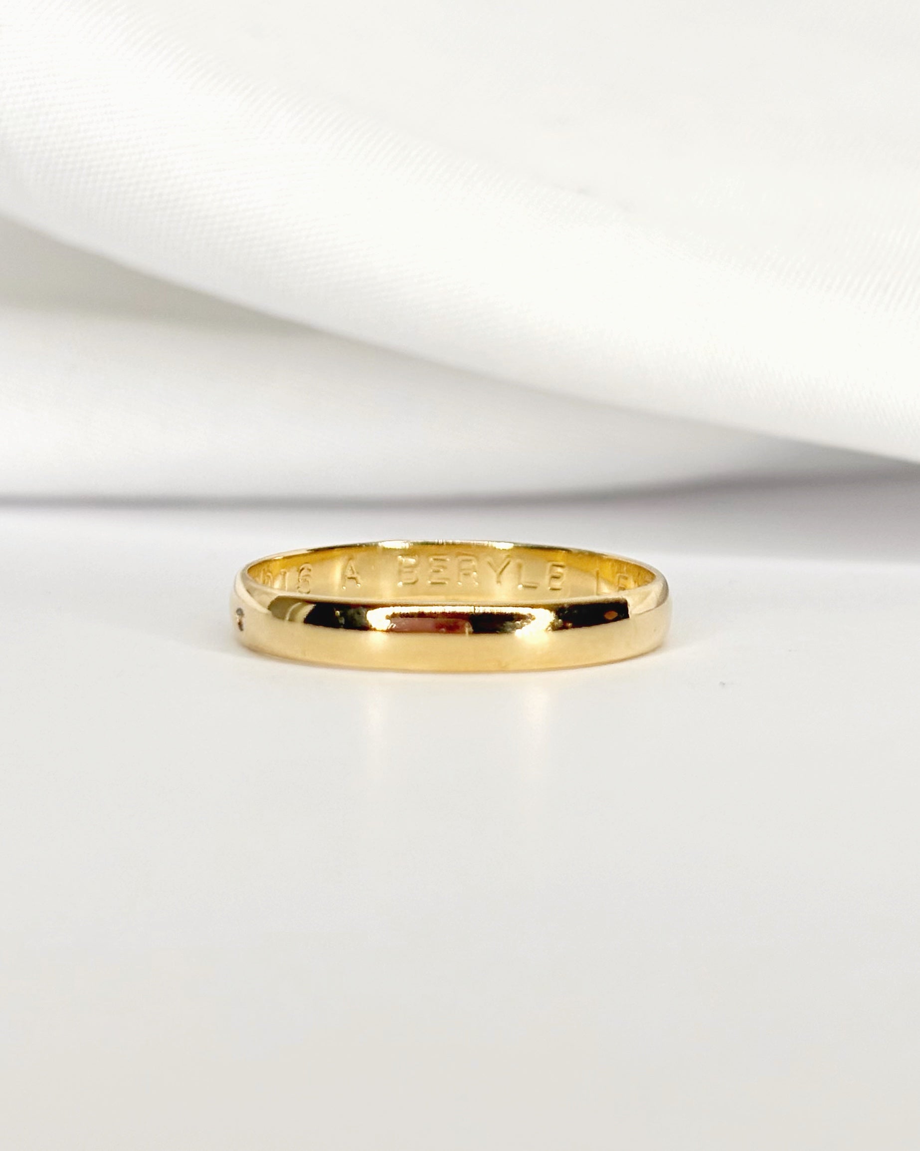18-Carat Yellow Gold Wedding Band "Alois"