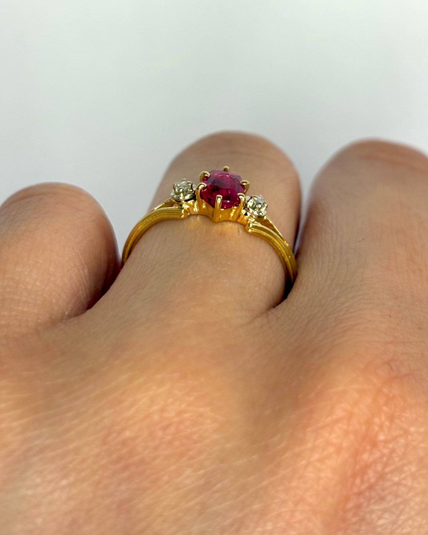 Bague Trilogie Rubis 0.38 carat &amp; Diamants "Alia"