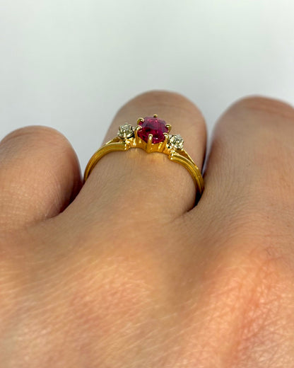 Bague Trilogie Rubis 0.38 carat &amp; Diamants "Alia"
