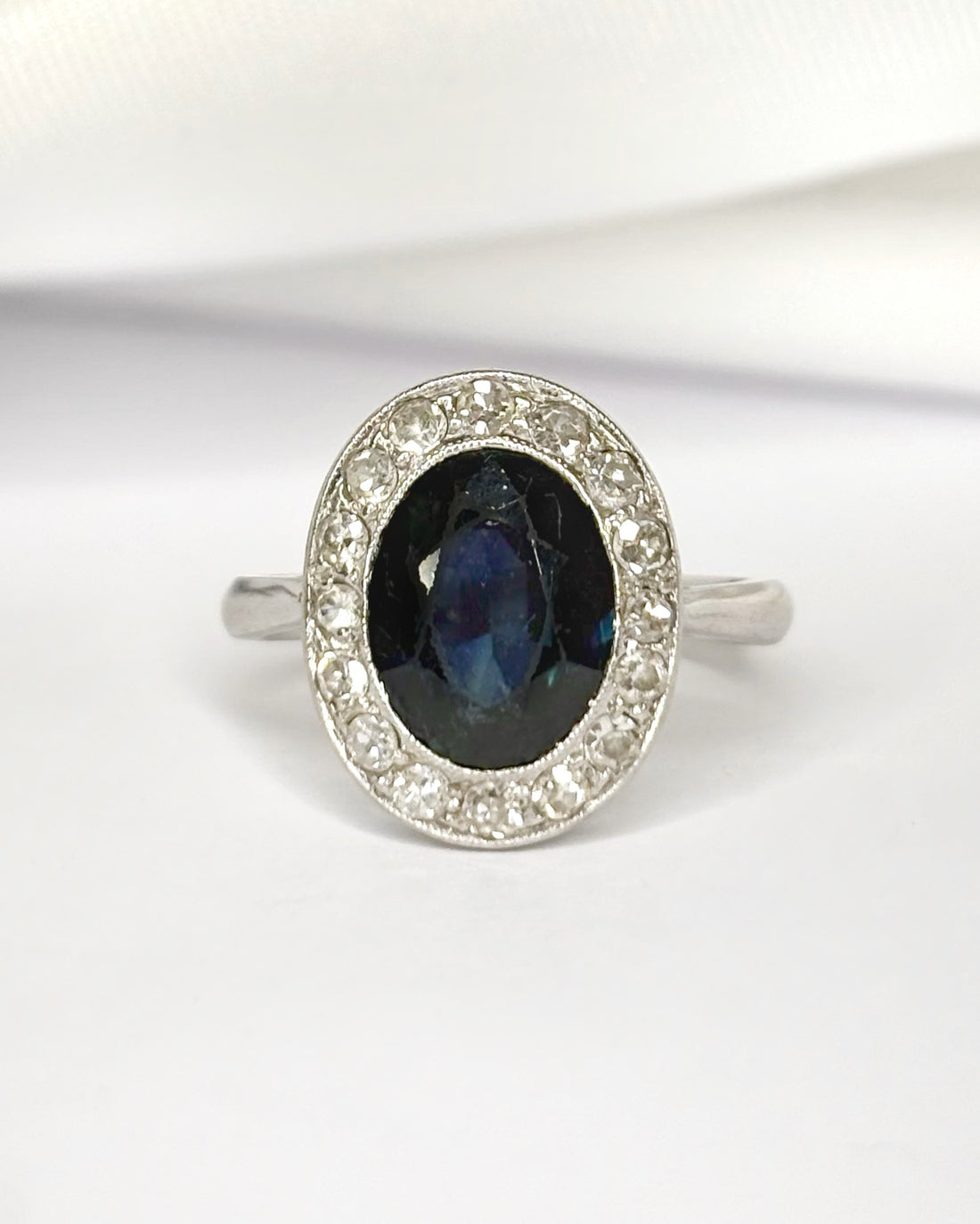 Bague Marguerite Art-Déco Saphir 2 carats &amp; Diamants 0.32 carat "Mauricette"
