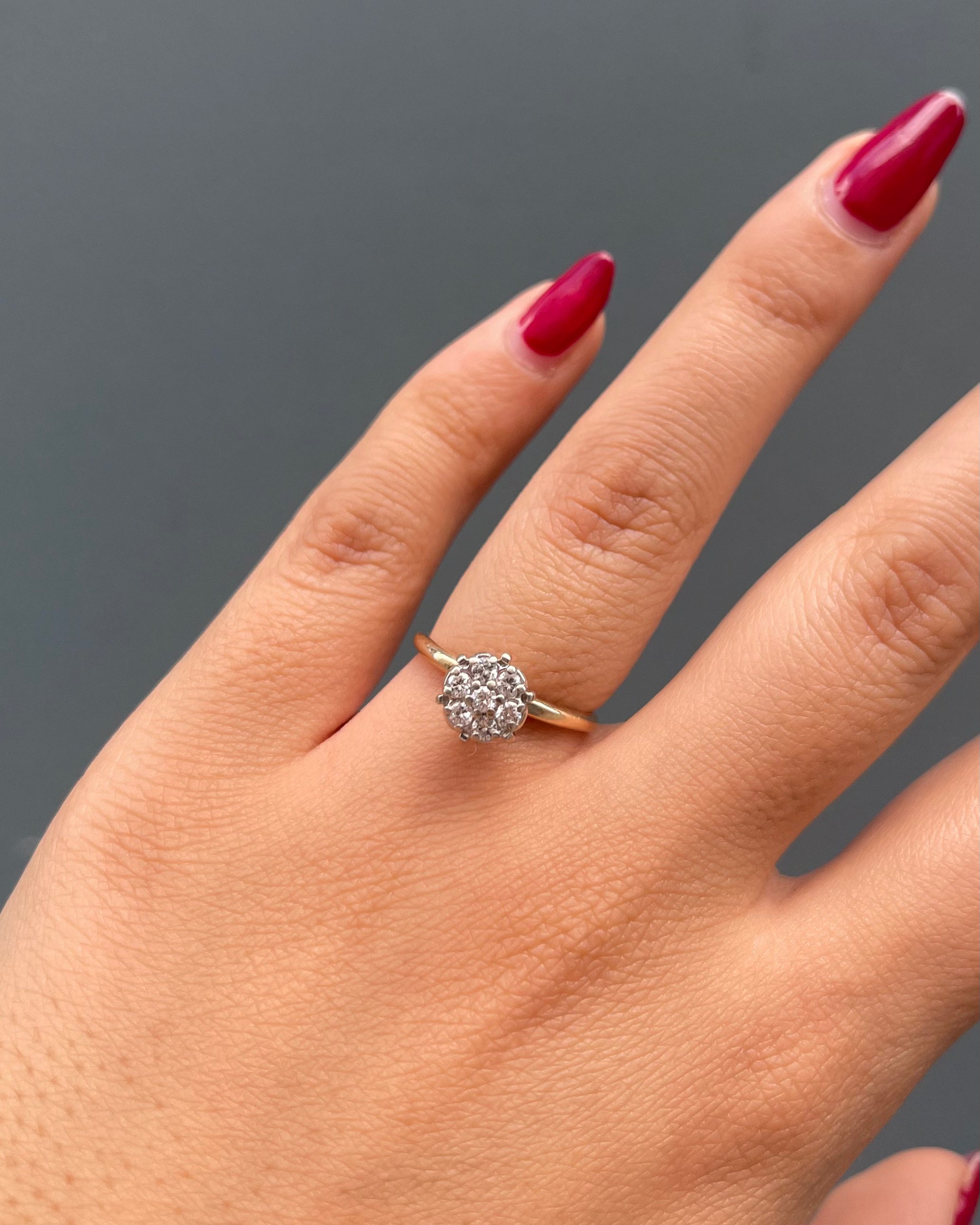 Anillo Flor Diamantes 0.28 quilates "Louisa"