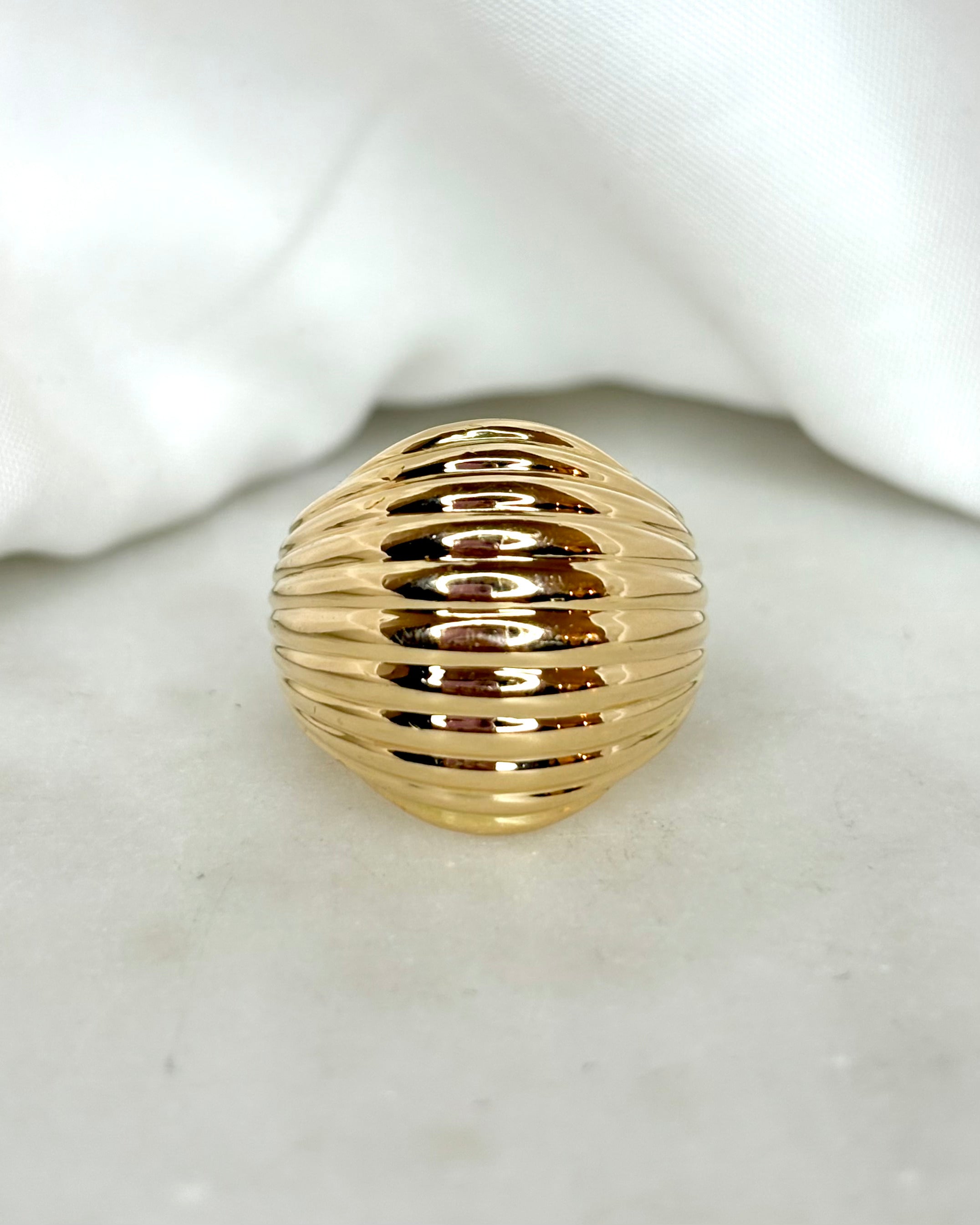 Bague Boule Or Jaune 18 carats 11.22 g signée JRoca