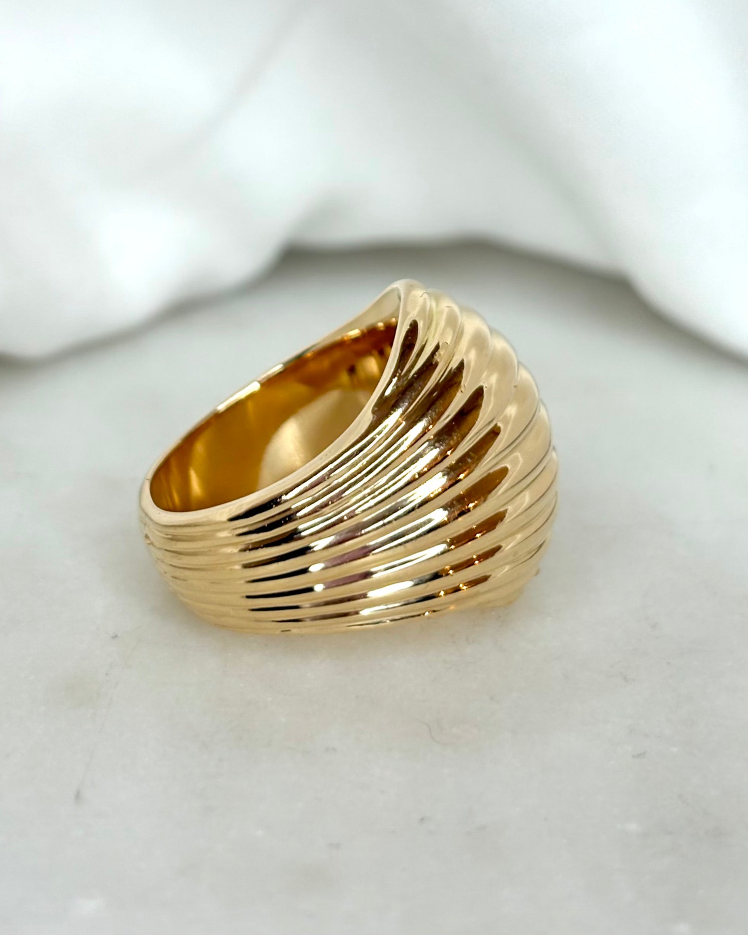 Bague Boule Or Jaune 18 carats 11.22 g signée JRoca
