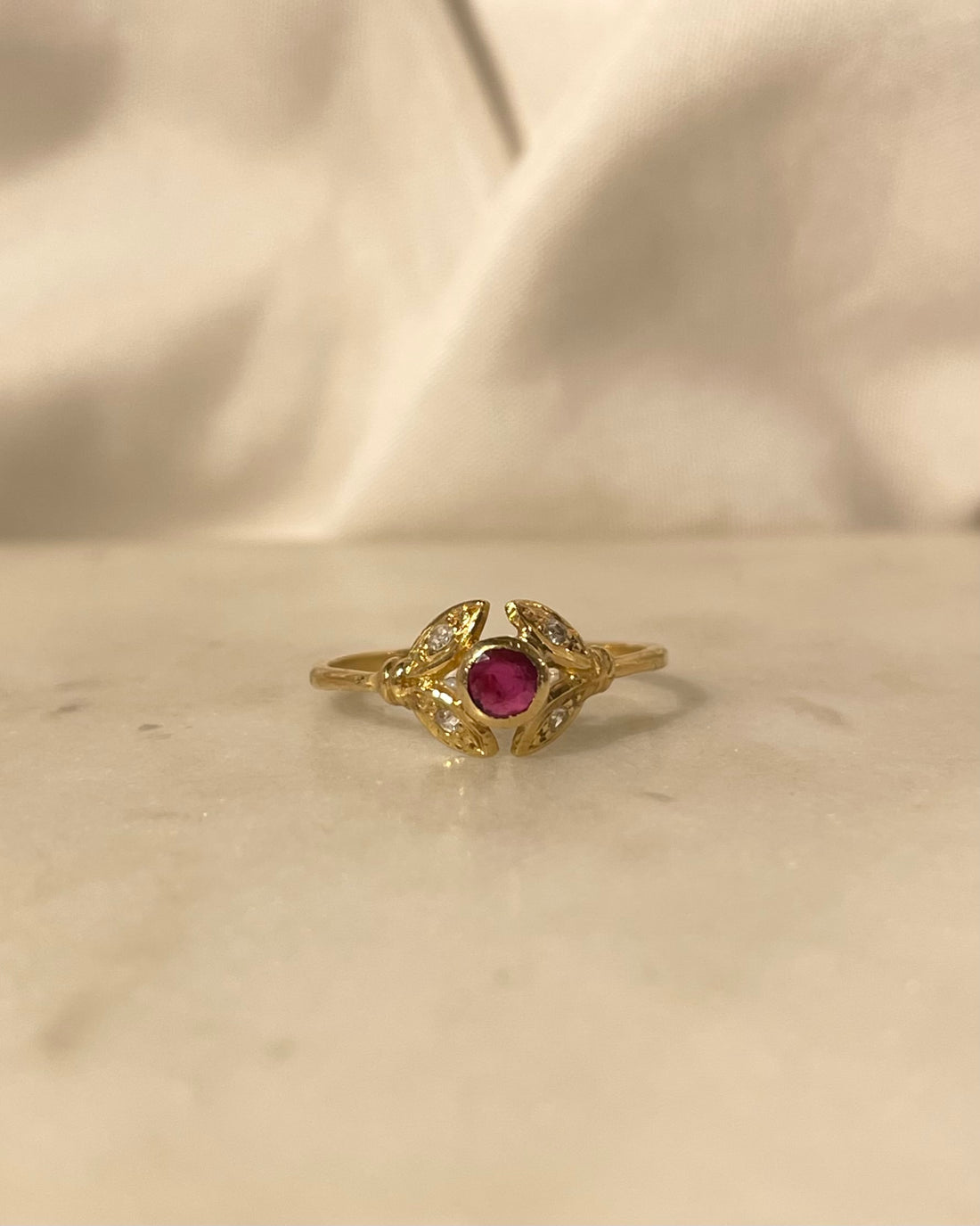 Bague Rubis 0.15 carat &amp; Diamants &quot;Lise&quot;