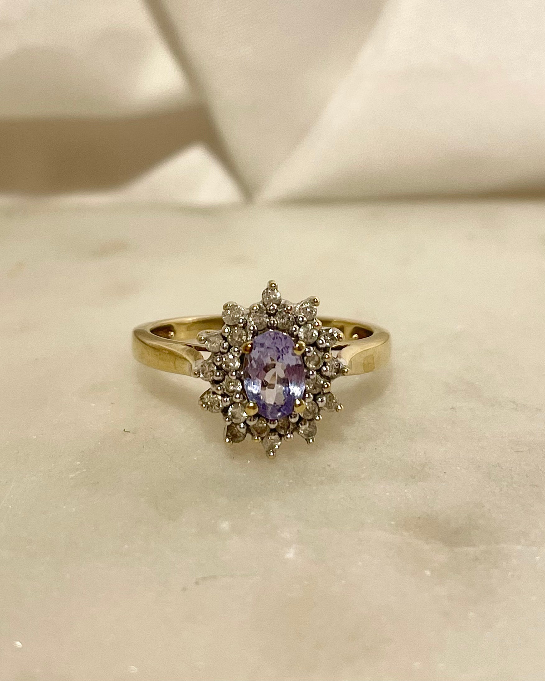 Anillo Marguerite Tanzanita 0.50 quilates y Diamantes "Elsana"