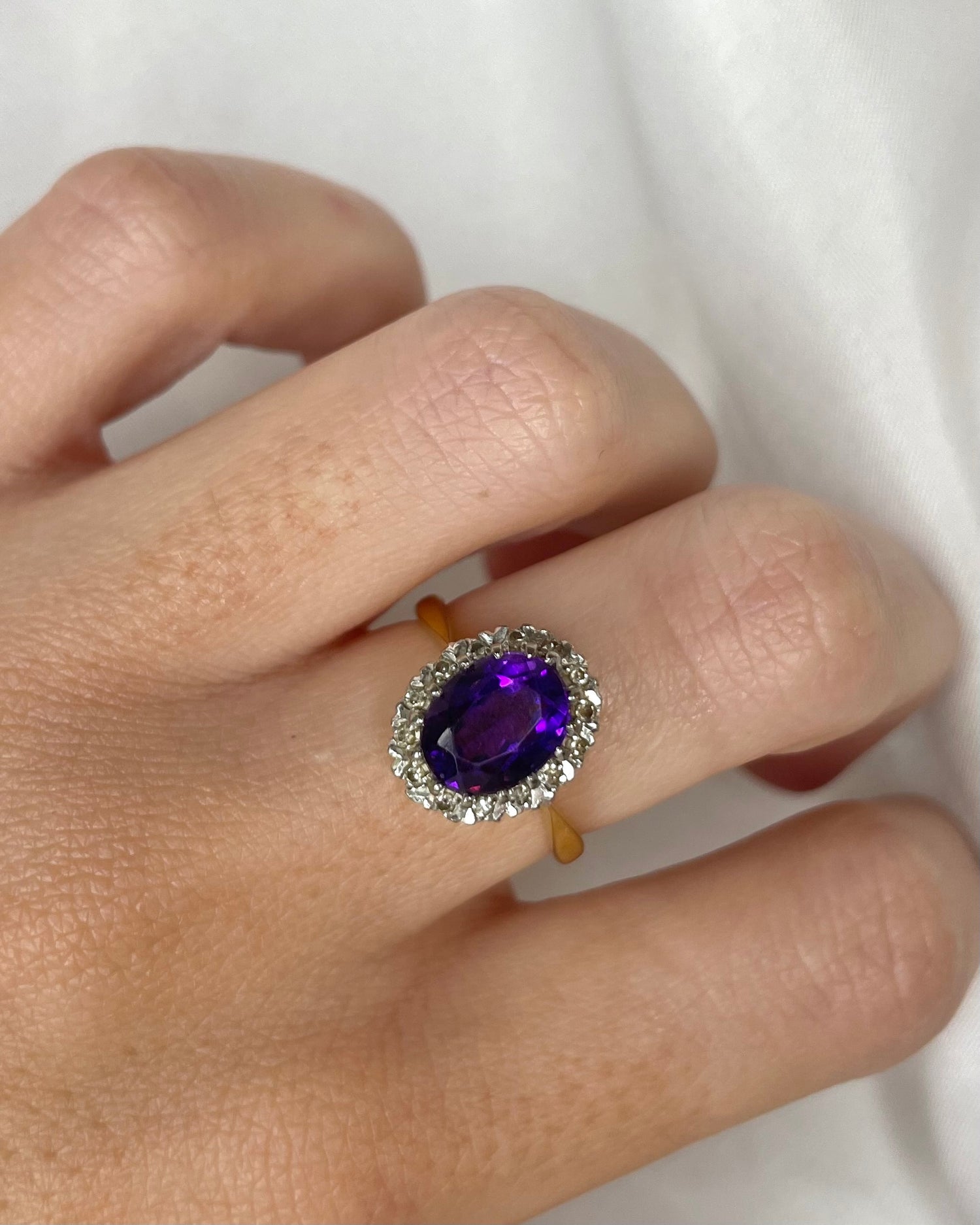Bague Marguerite Améthyste 2.30 carats &amp; 14 Diamants &quot;Élisa&quot;