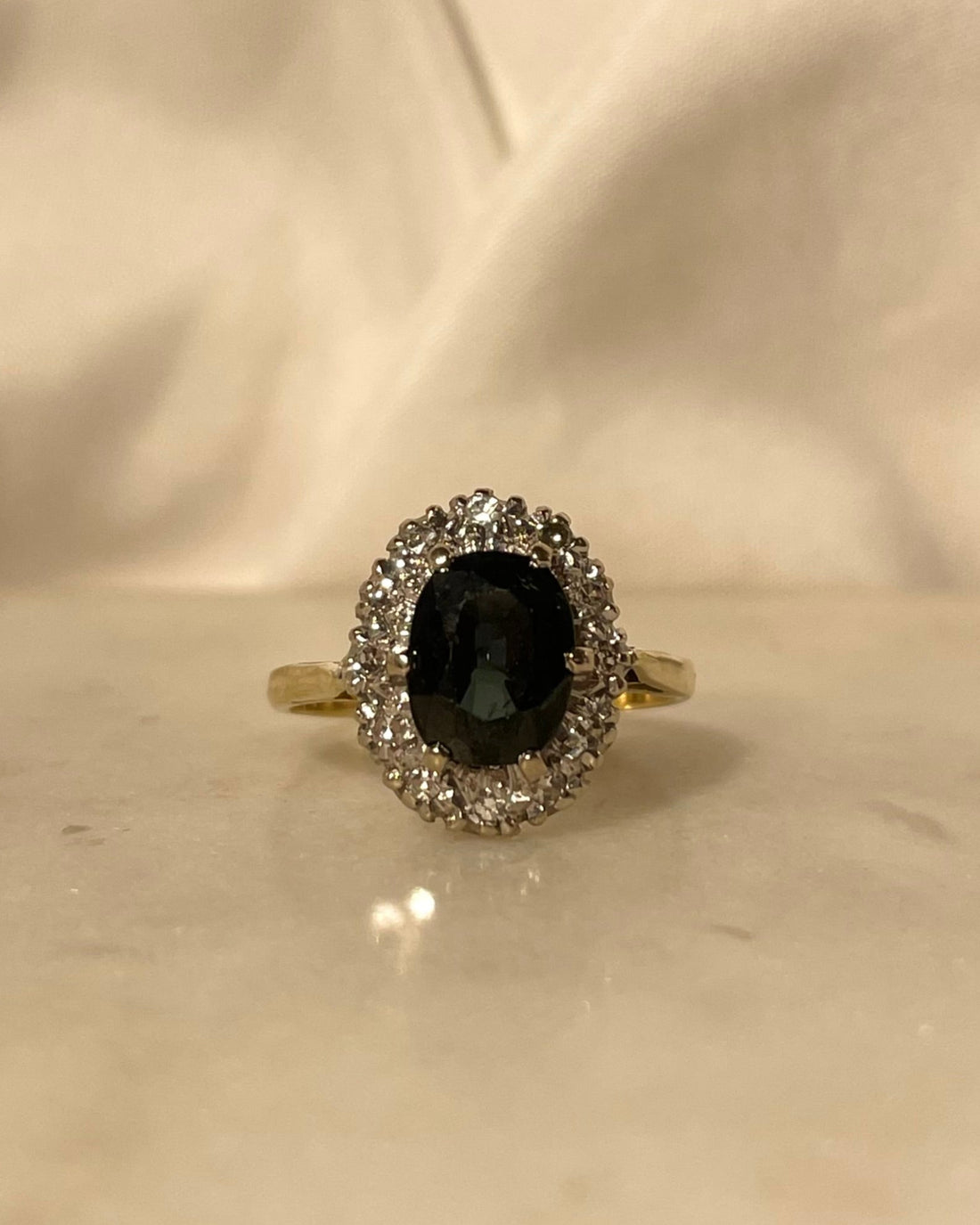 Bague Marguerite Saphir 2 carats &amp; Diamants &quot;Lauren&quot;