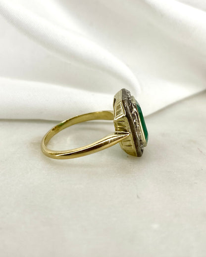 Bague XIXe siècle Marguerite Émeraude 2.65 carats &amp; 22 Diamants &quot;Ornella&quot;