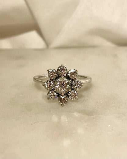 Bague Marguerite 9 Diamants 1.06 carat &quot;Chanya&quot;